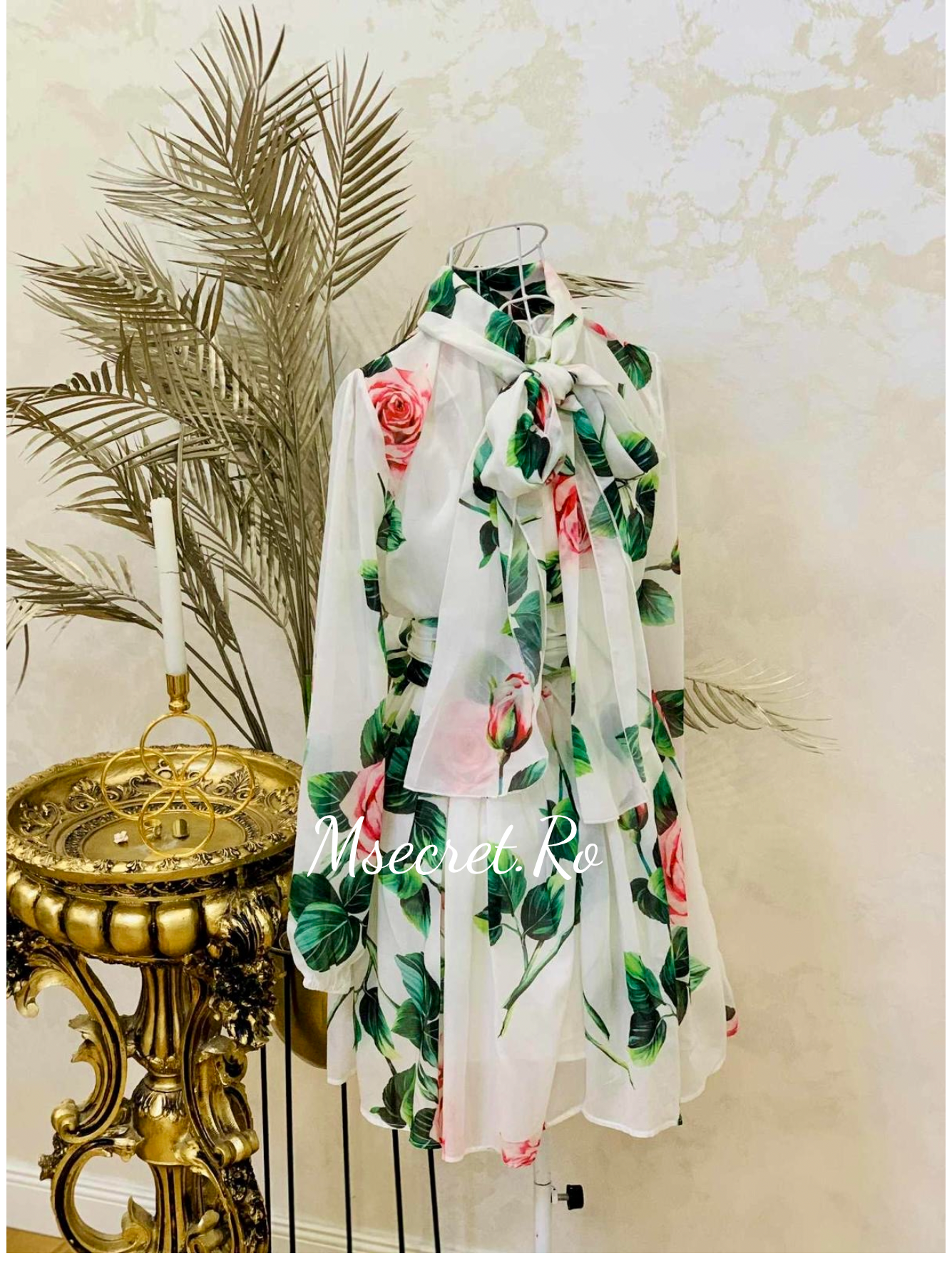Rochie scurtă din voal, cu imprimeu floral romantic