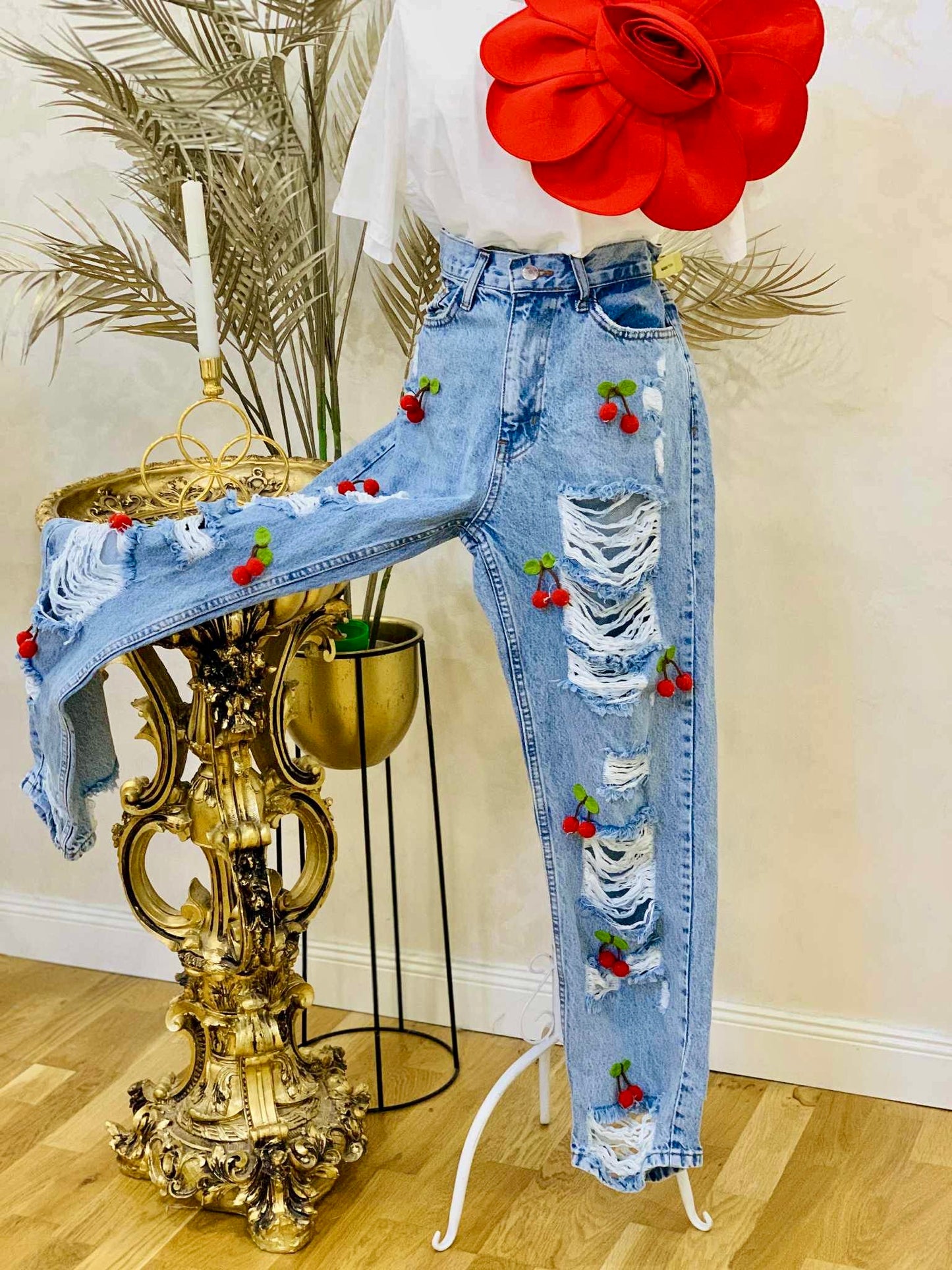 Tricou Elastic din Bumbac cu Aplicație Florală Roșie