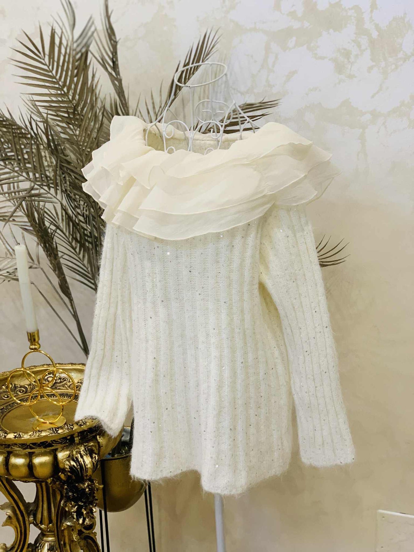 Pulover ivory cu volane