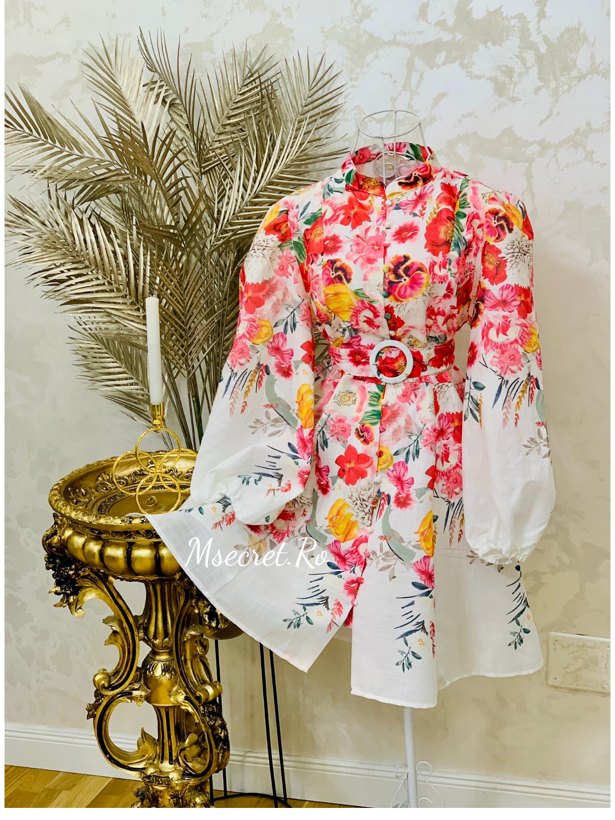 Rochie cu flori si maneca lunga