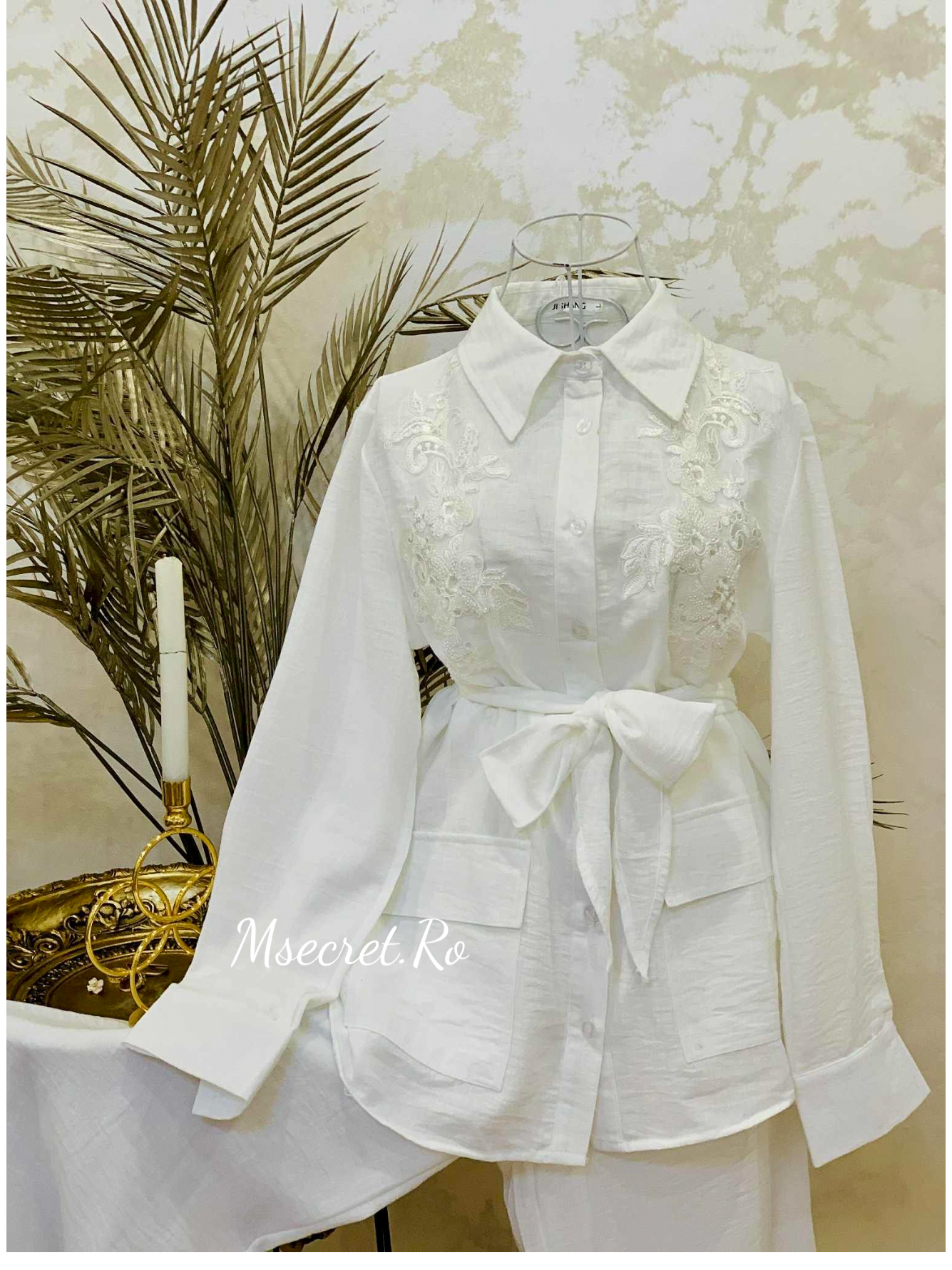 Compleu din in cu broderie