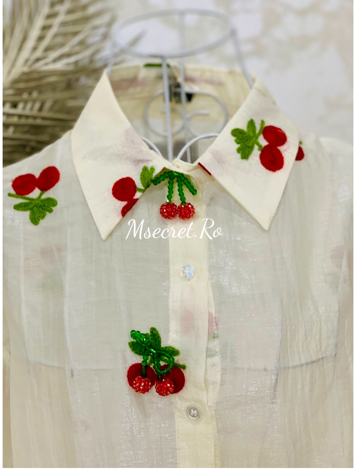 Compleu din matase cu broderie si cirese