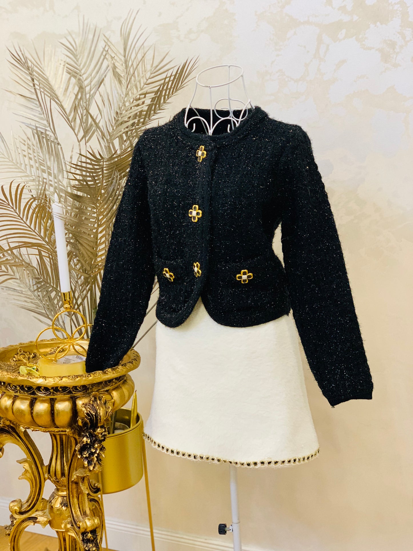 Compleu cu fusta alba