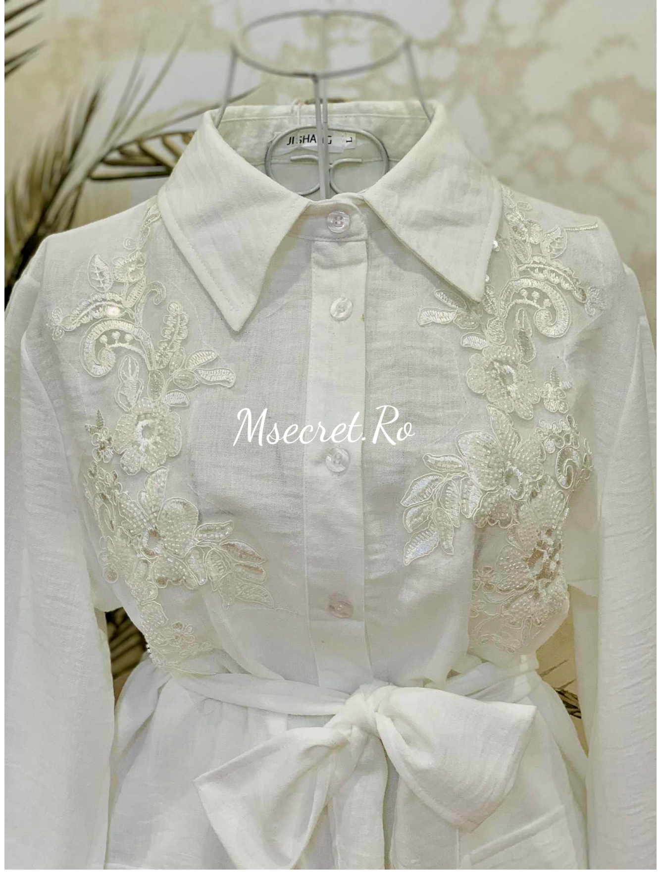 Compleu din in cu broderie