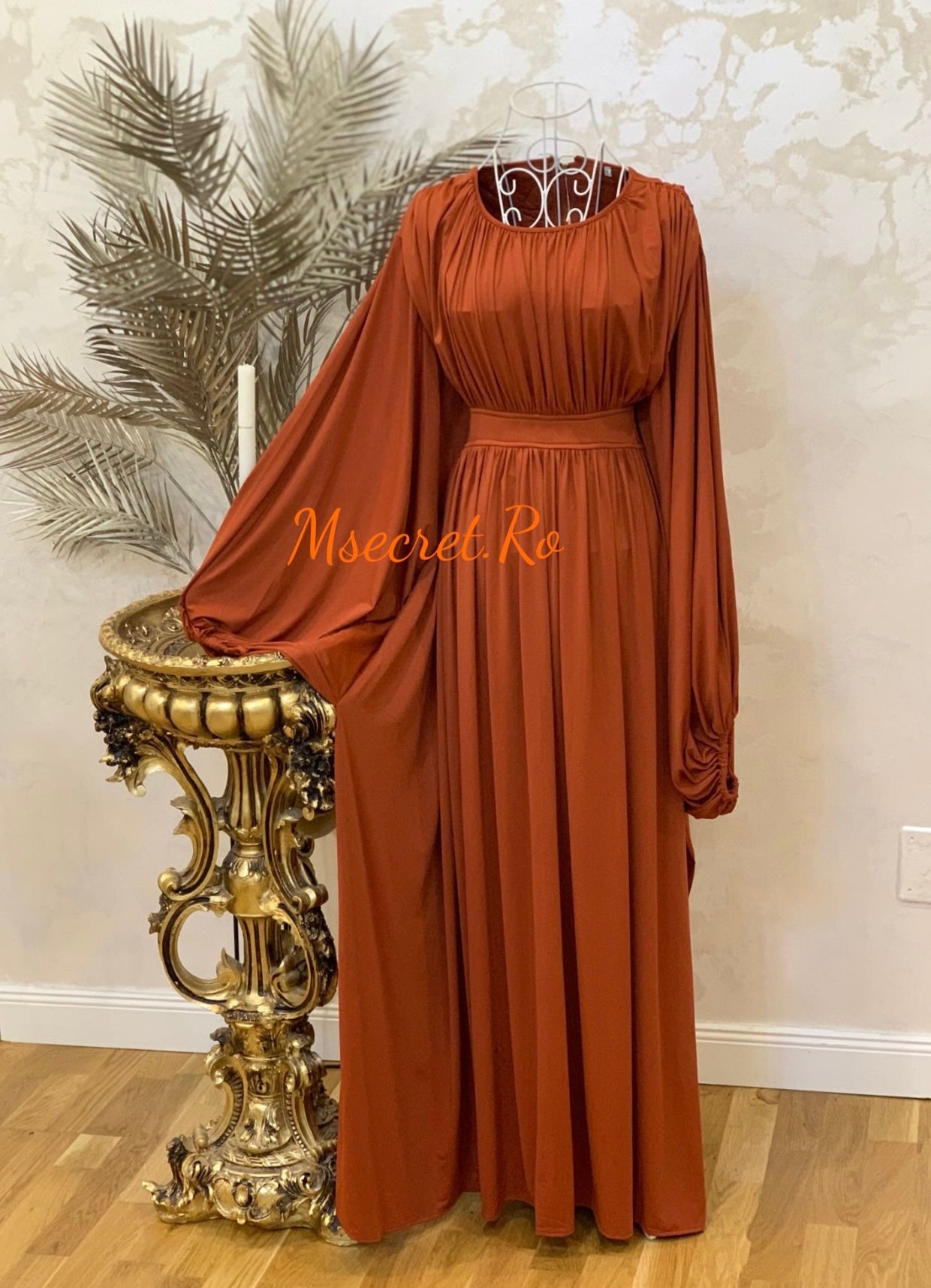Rochie lunga elegantă cărămizie cu mâneci ample