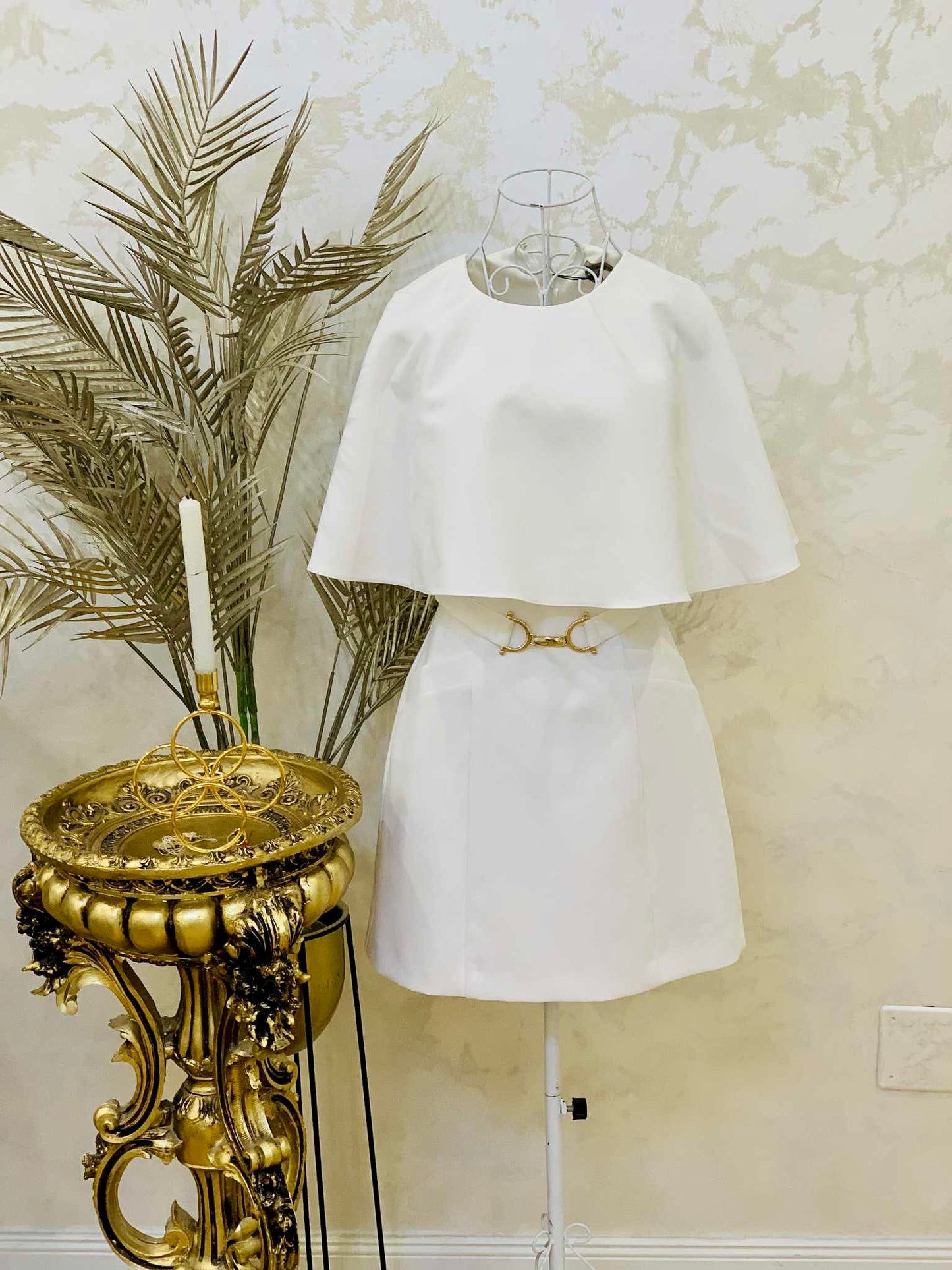 Rochie alba cu capa