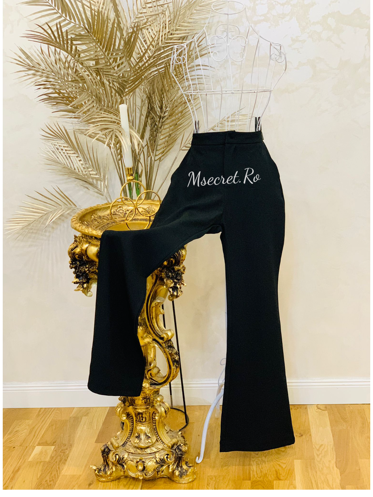Costum format din sacou cu guler sal, cu pietre si pantaloni evazati