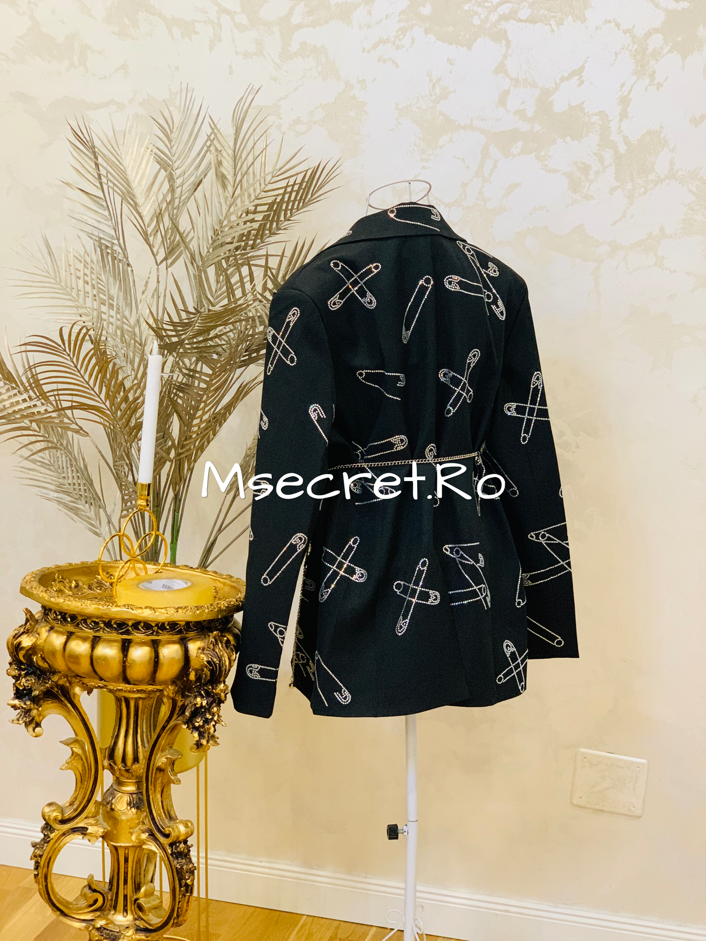 Sacou negru cu detalii argintii