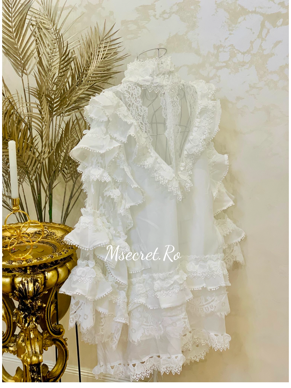 Rochie alba din in si matase cu volane