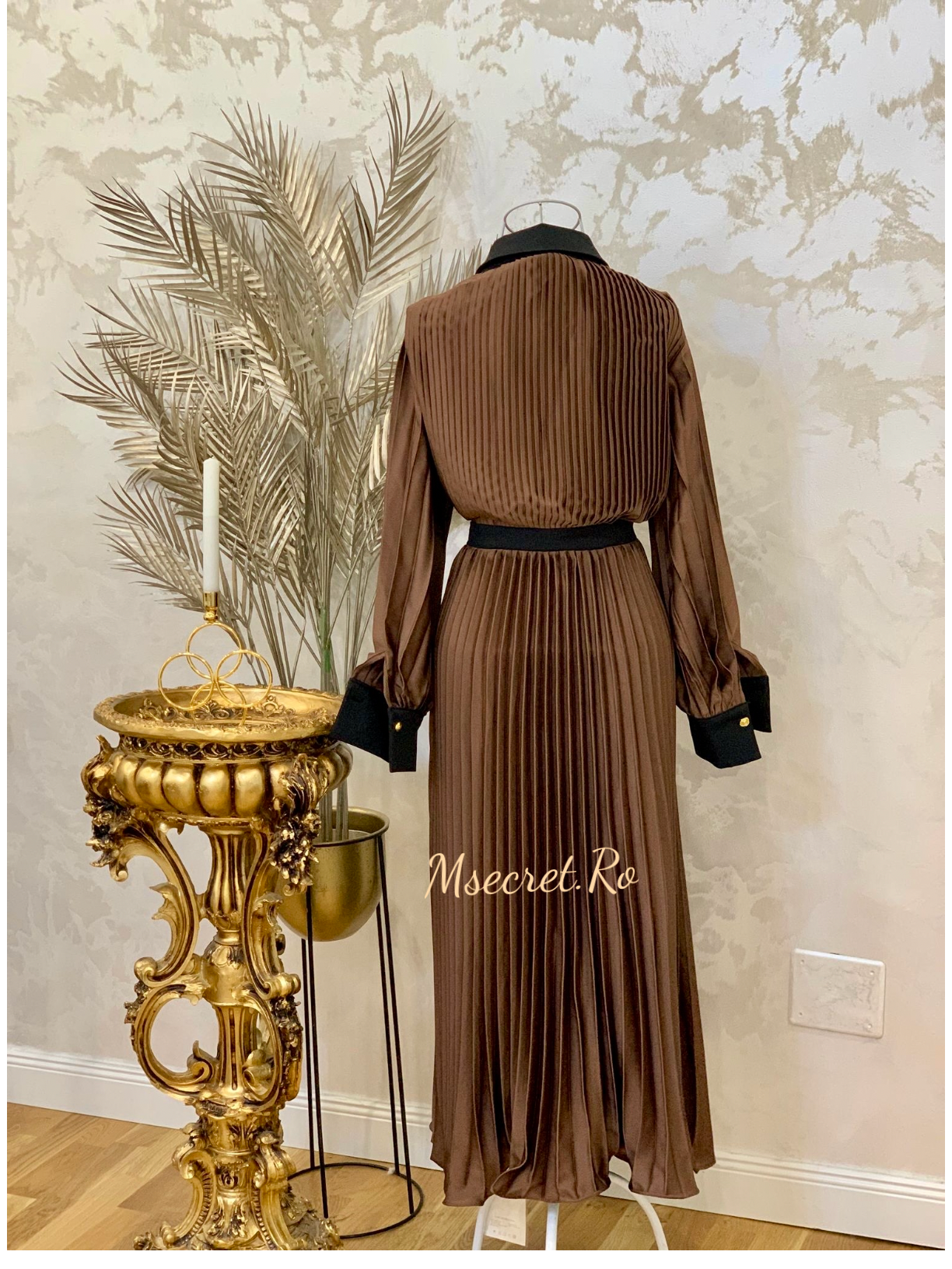 Rochie maro midi din material satinat premium