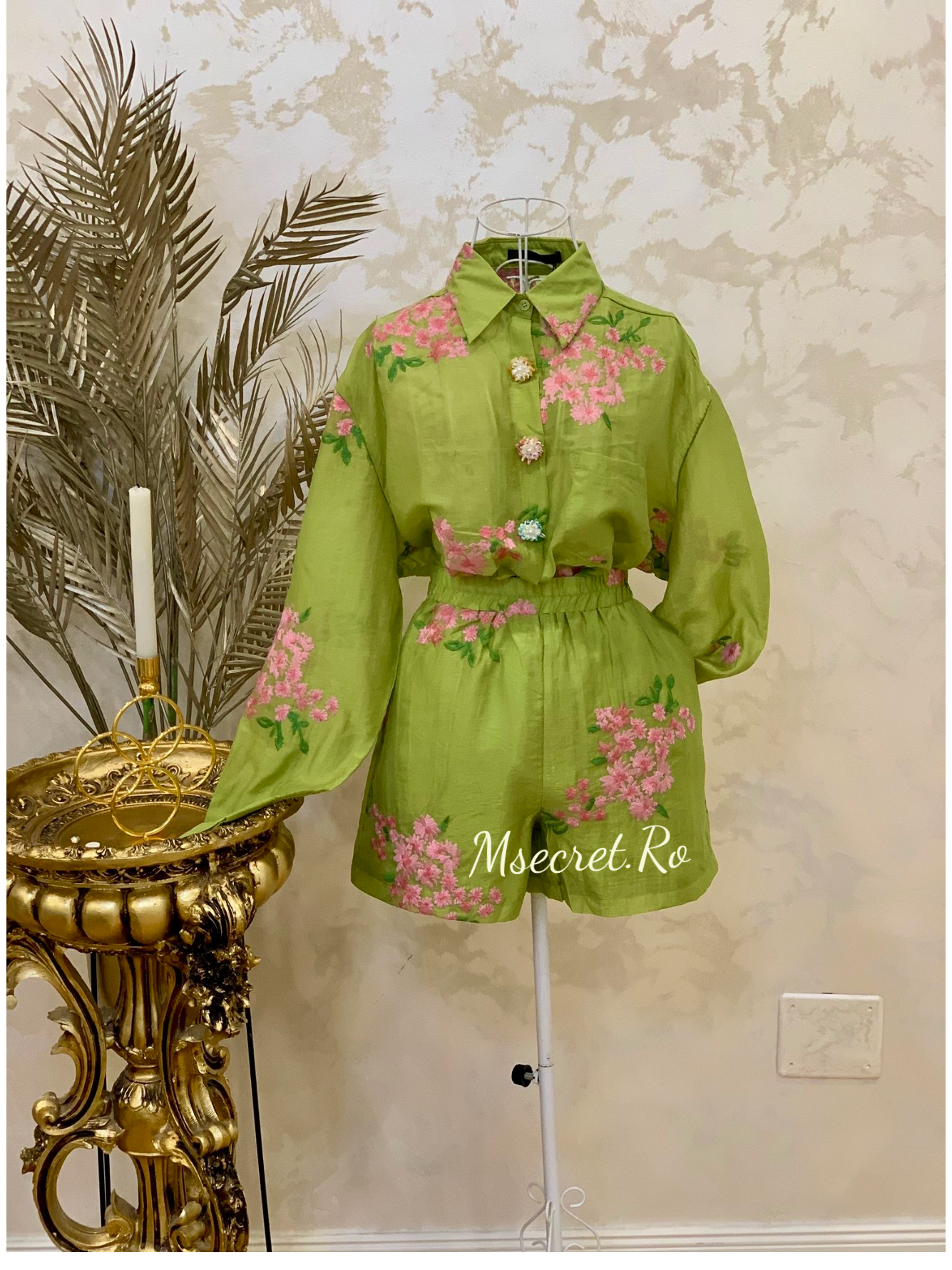 Compleu verde cu pantaloni scurti