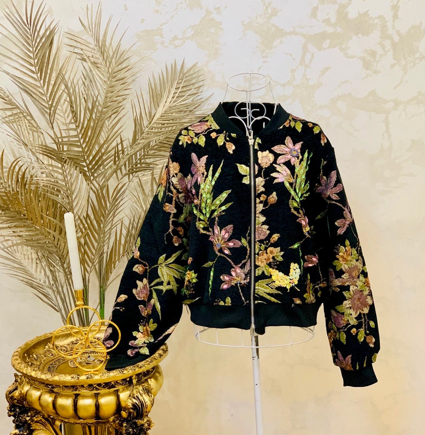 Geacă tip bomber din brocard cu pietre decorative