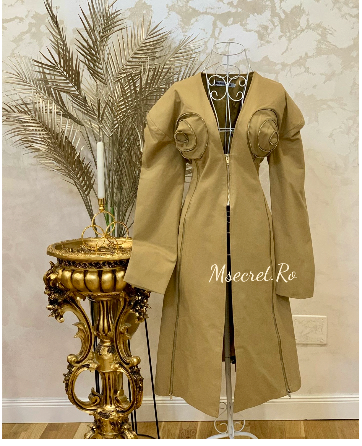 Rochie- Trench superb bej cu trandafiri