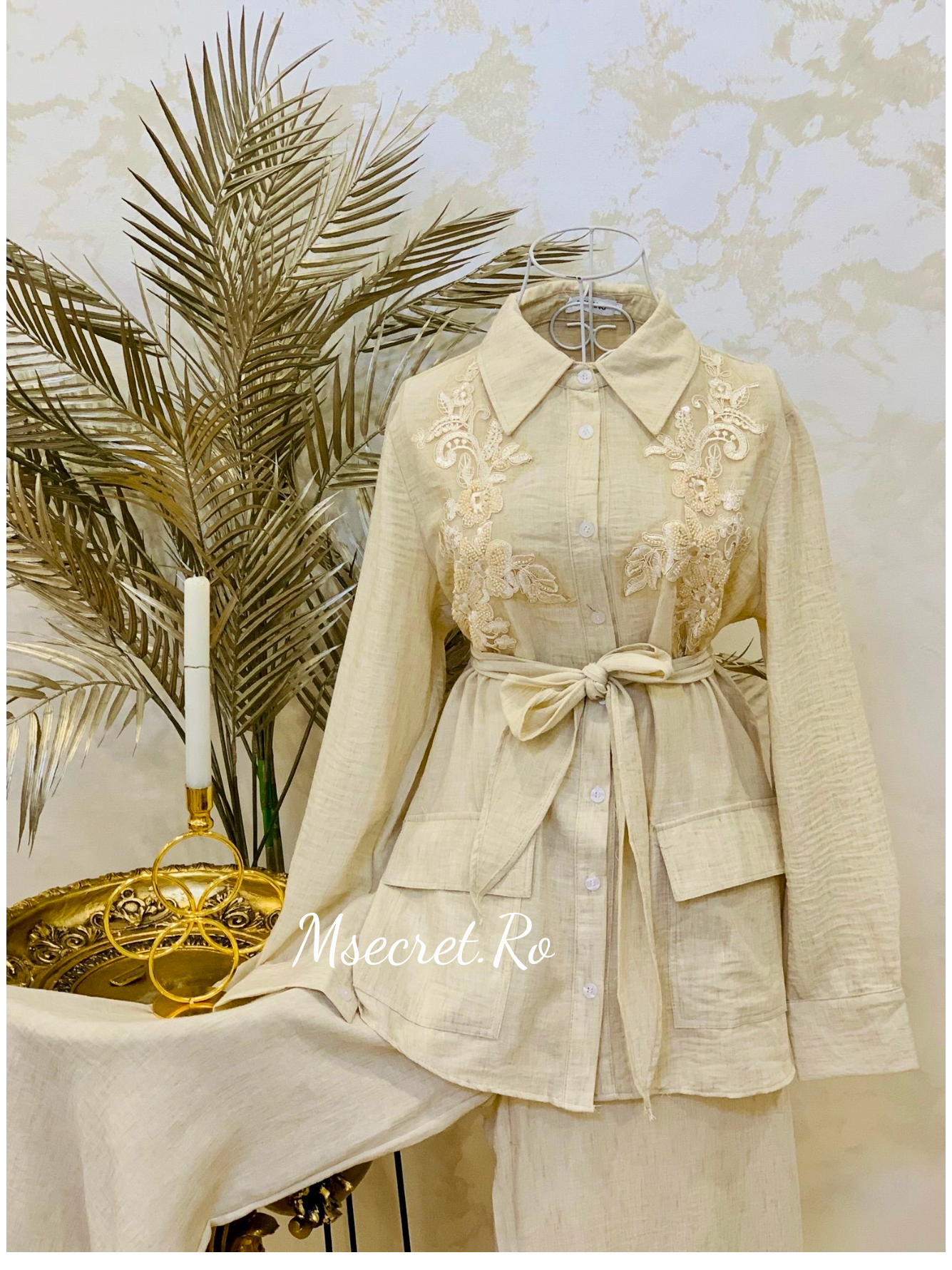 Compleu din in cu broderie