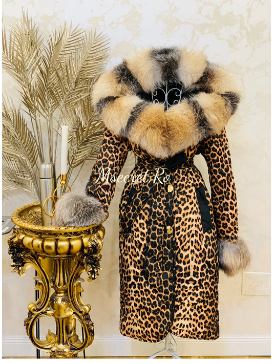 Geaca lunga animal print cu guler de blana naturala