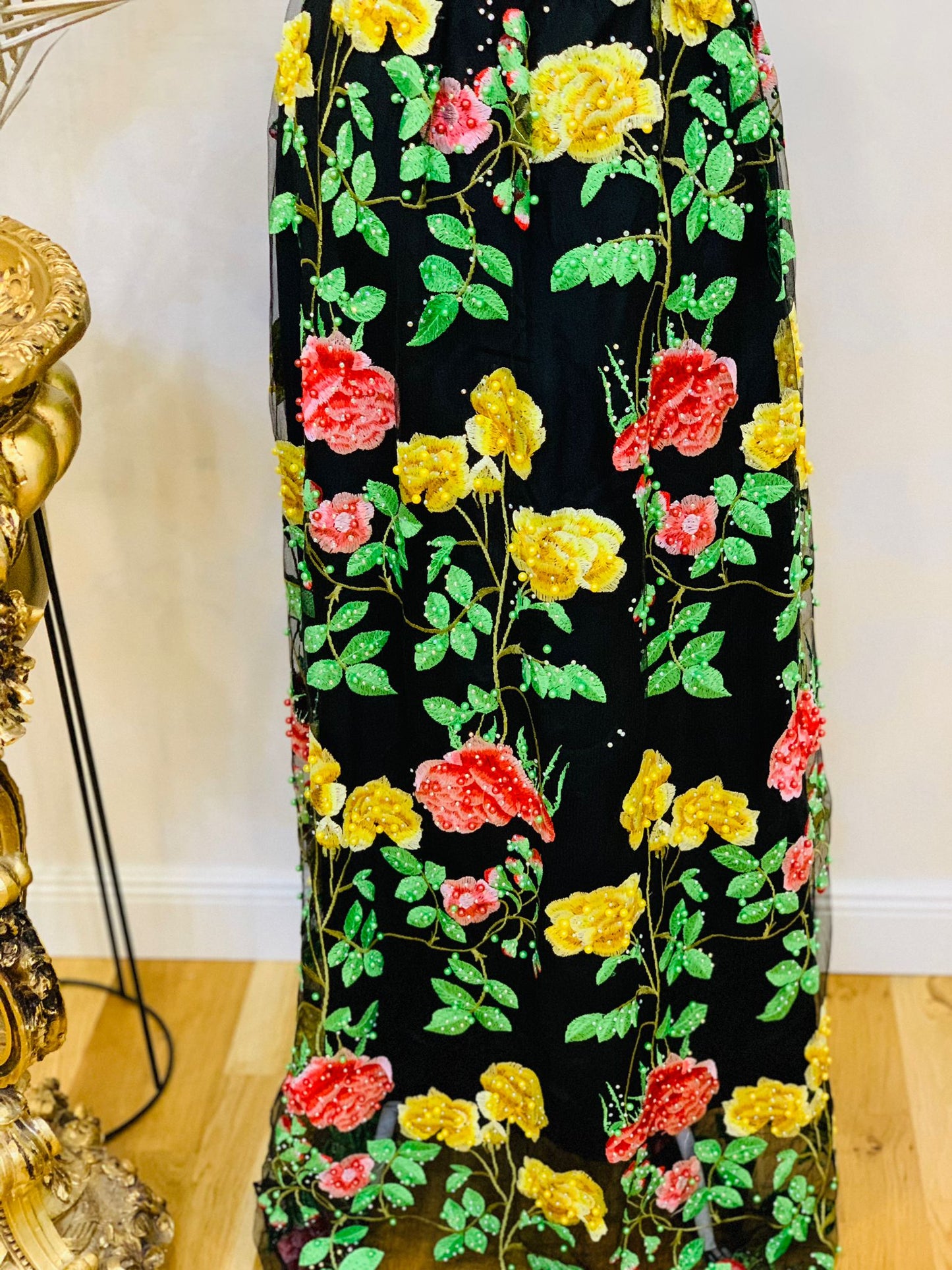Rochie lunga din dantela si perle