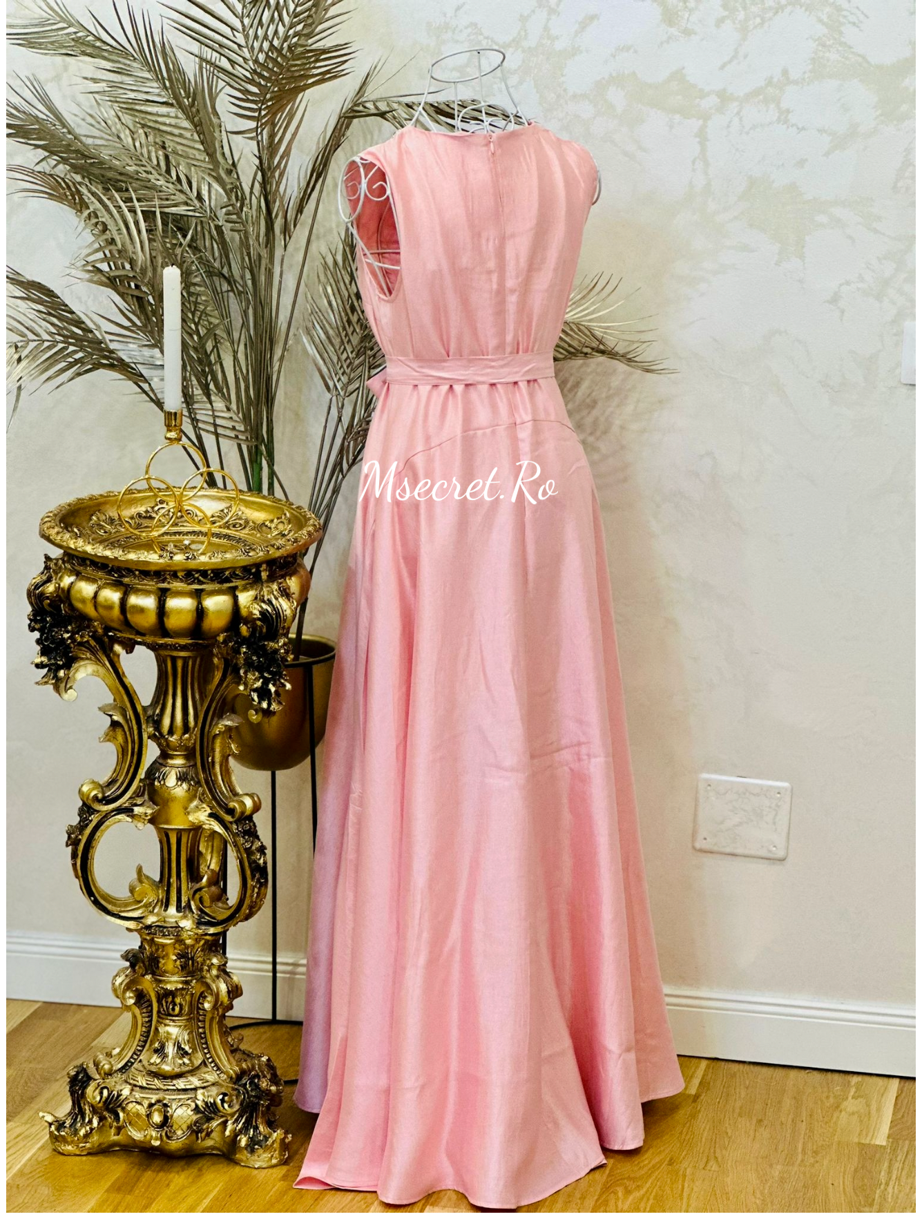 Rochie lunga roz cu pietre