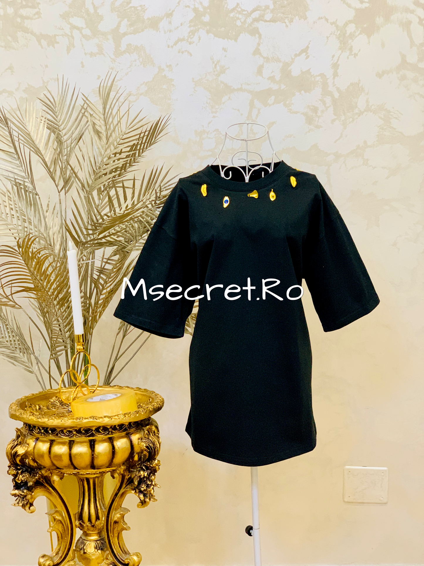 Tricou negru din bumbac cu detalii aurii