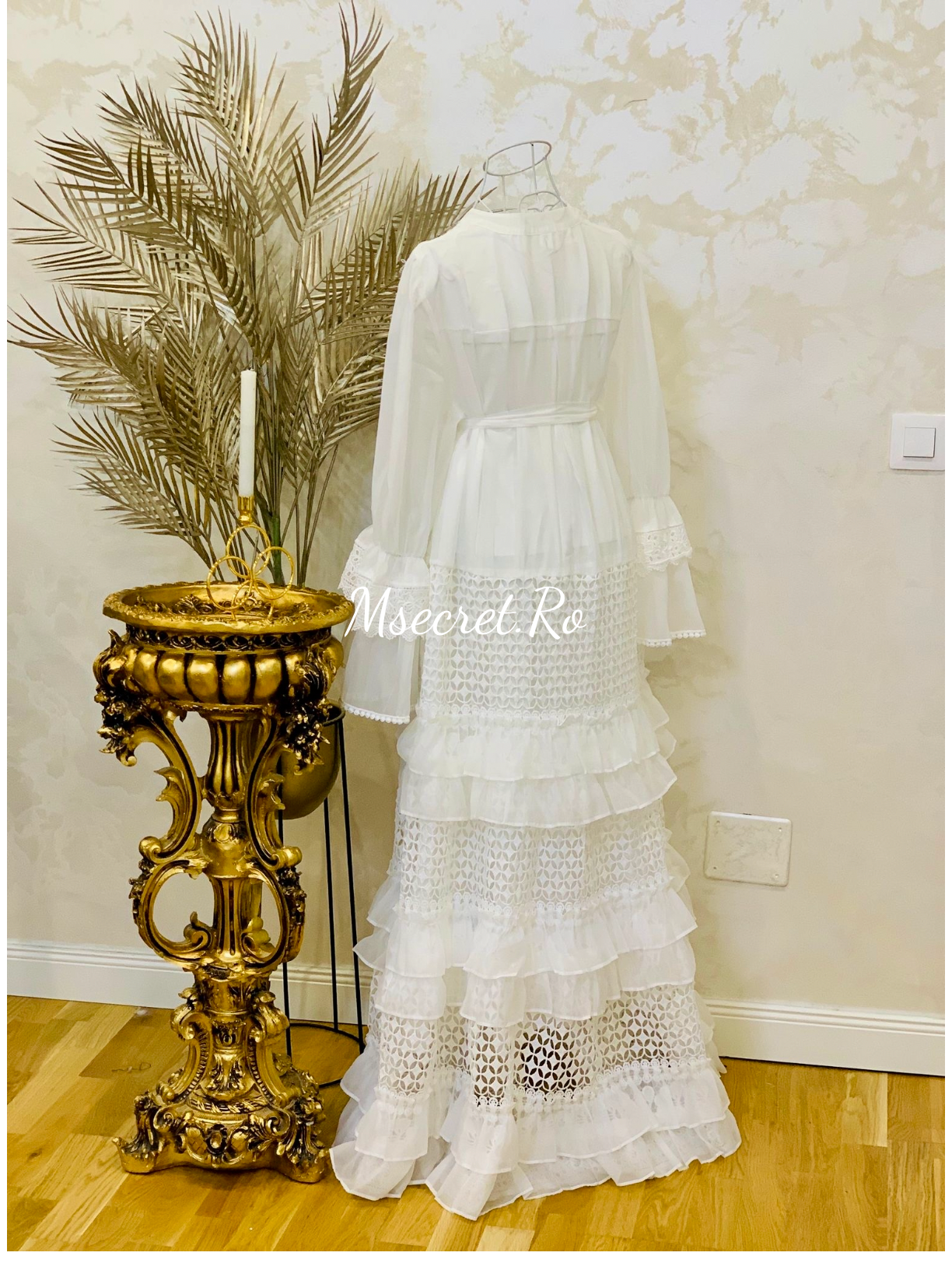 Rochie lunga alba cu datela