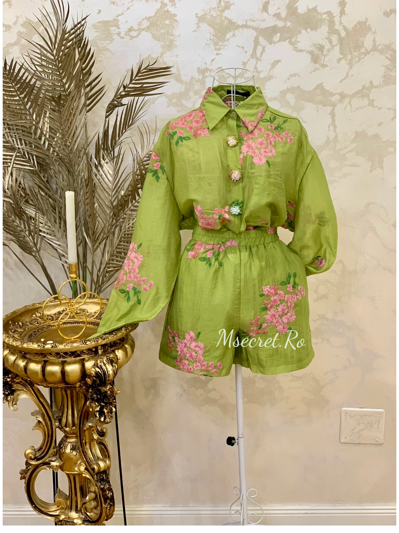 Compleu verde cu pantaloni scurti