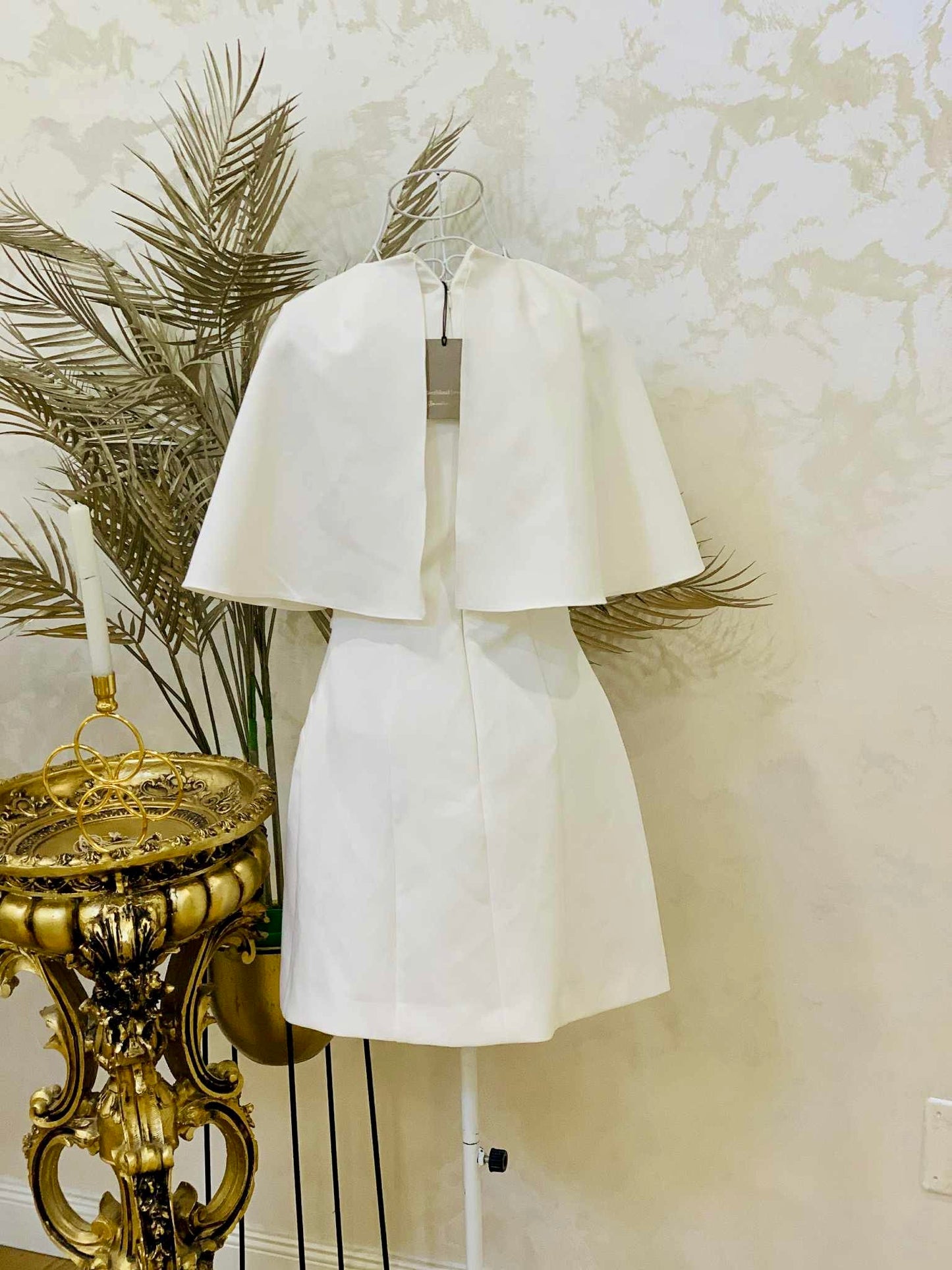 Rochie alba cu capa