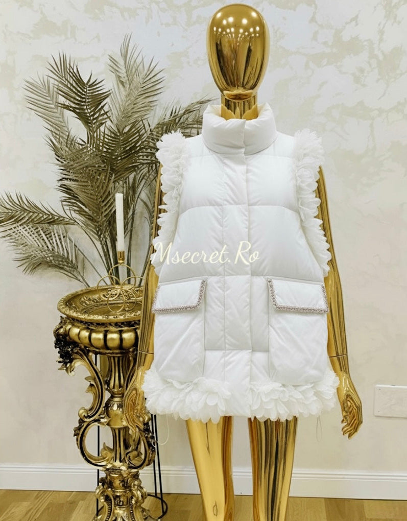 Vesta alba cu pietre