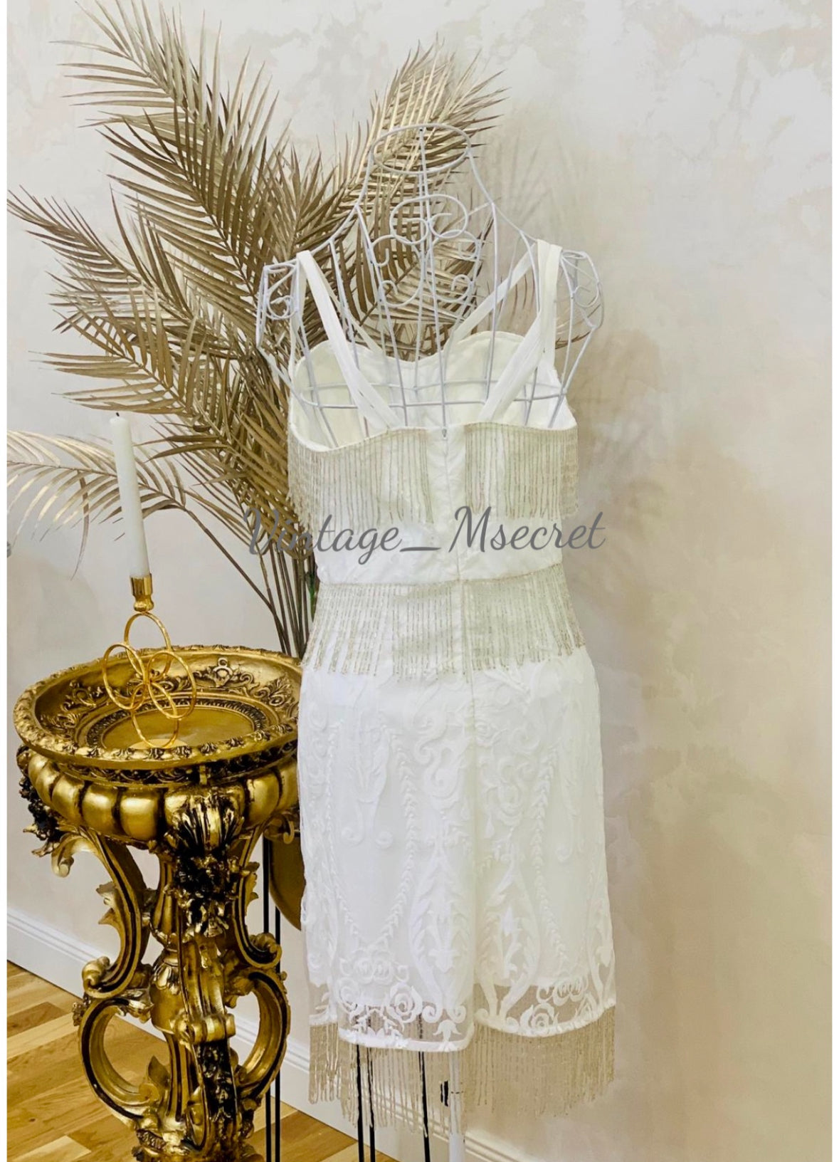 Rochie scurta cu dantela si franjuri