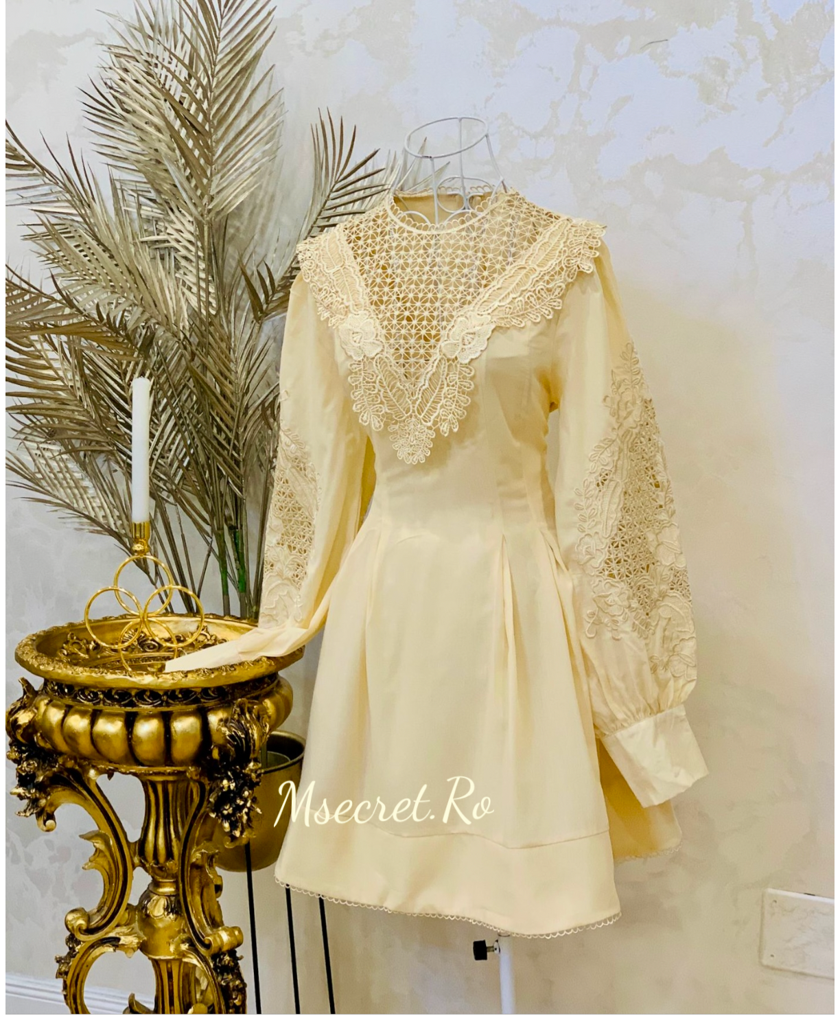 Rochie bej din in si matase cu broderie