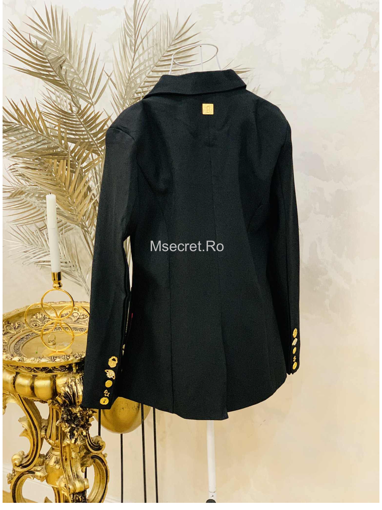 Sacou elegant negru cu nasturi aurii