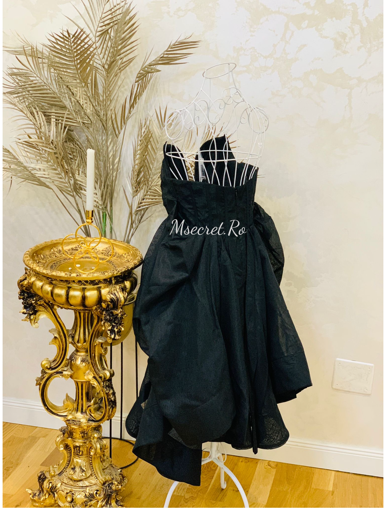 Rochie neagra din in cu corset