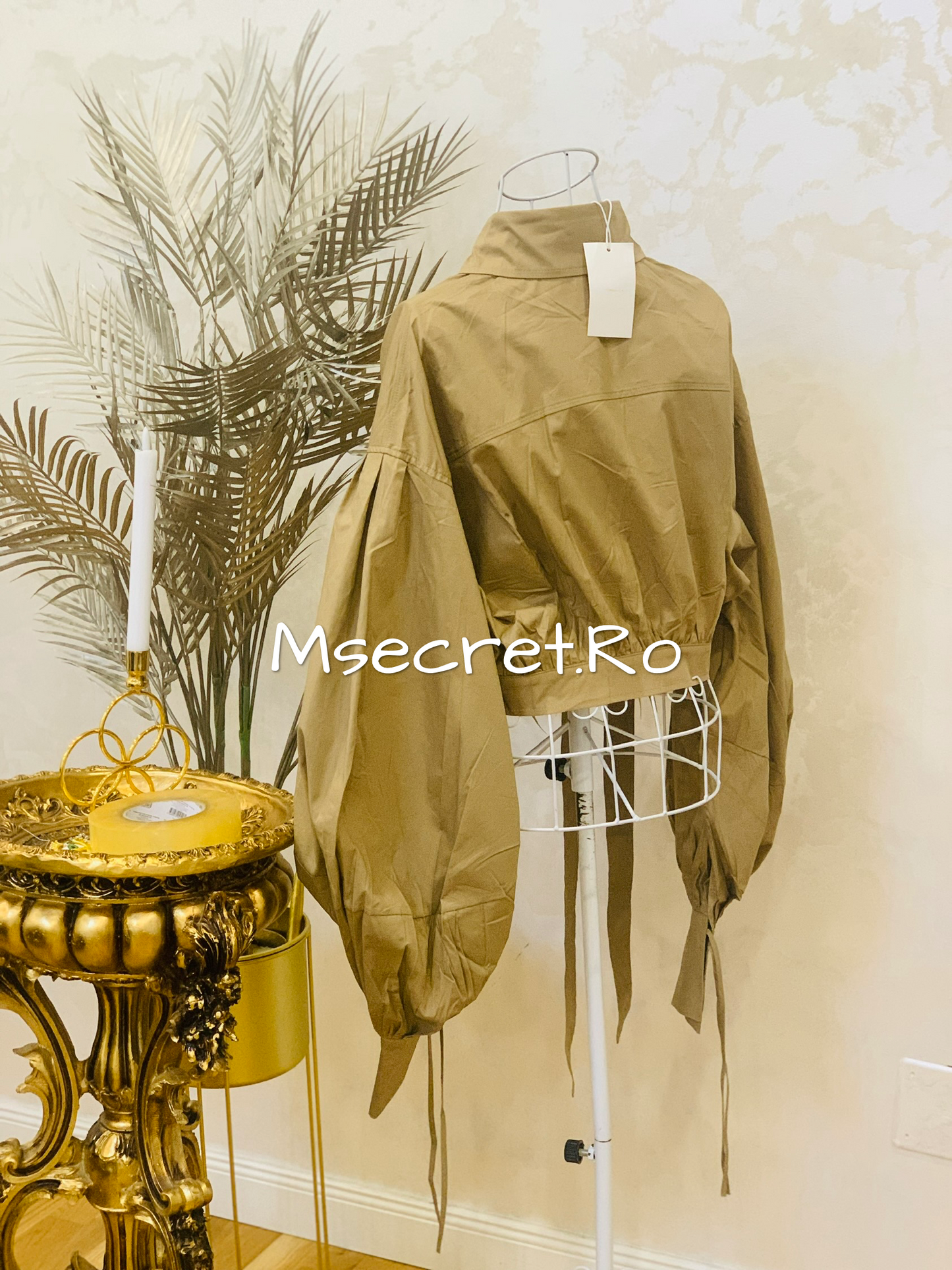 Camasa bej cu maneci bufante