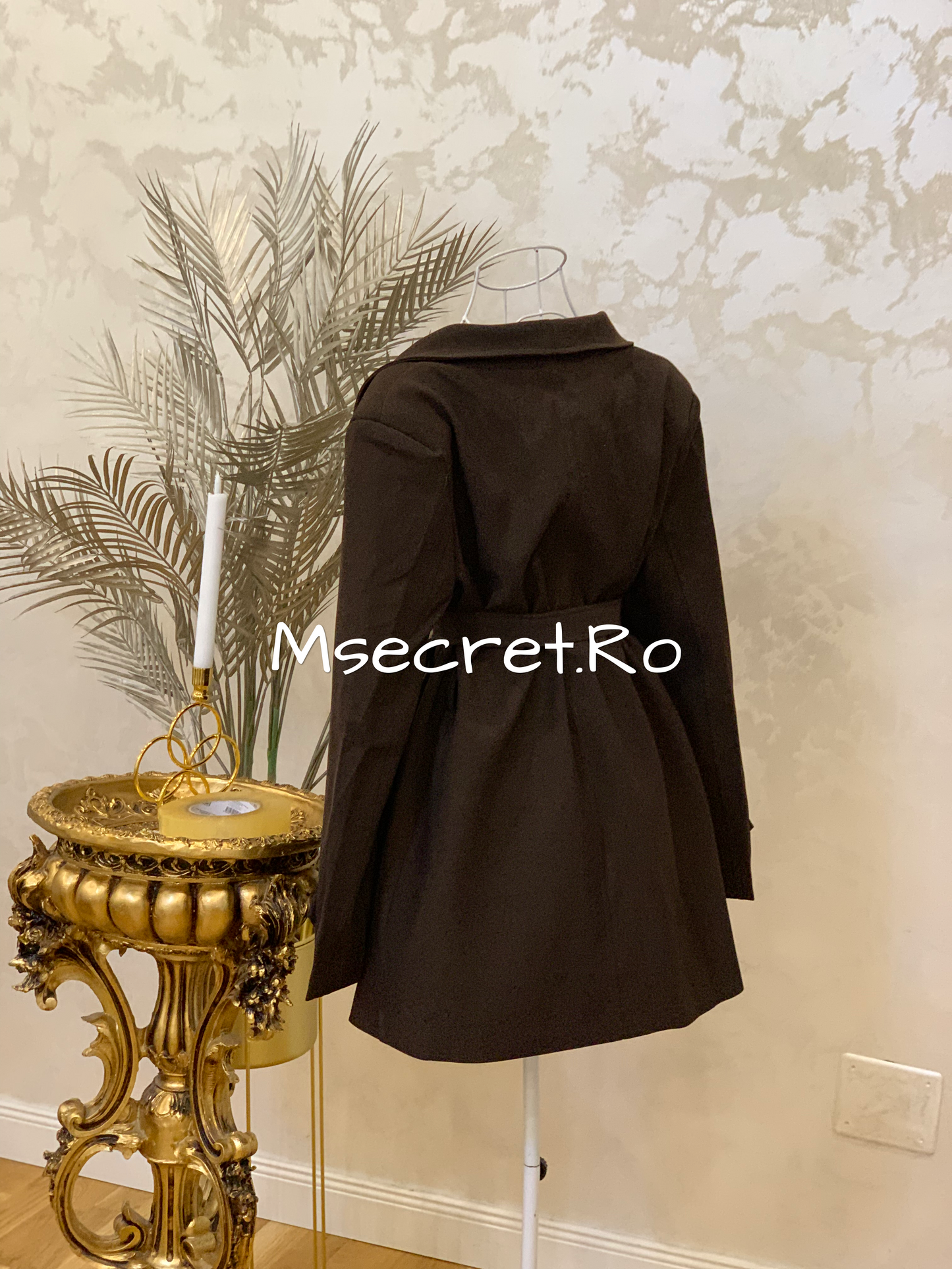 Trench palton maro scurt cu cordon in talie