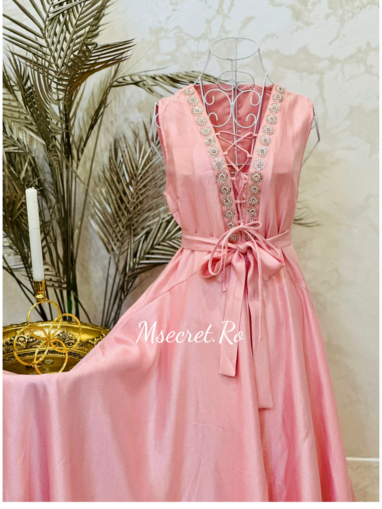 Rochie lunga roz cu pietre