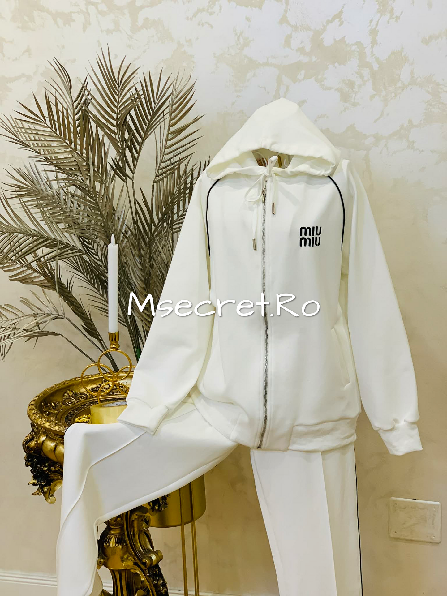 Compleu trening alb cu hanorac si pantaloni lungi