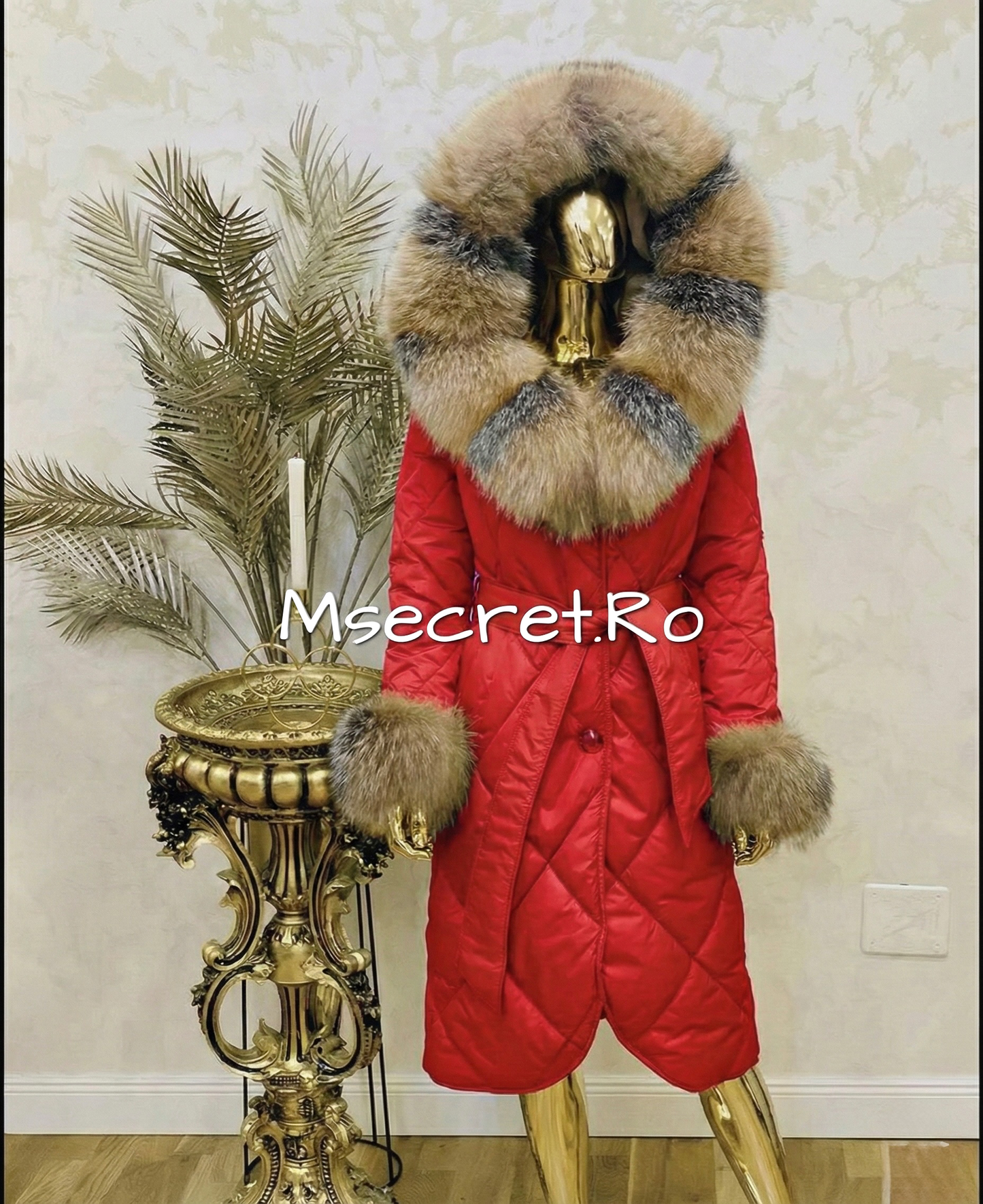 Geaca rosie impermeabilă cu blana naturala