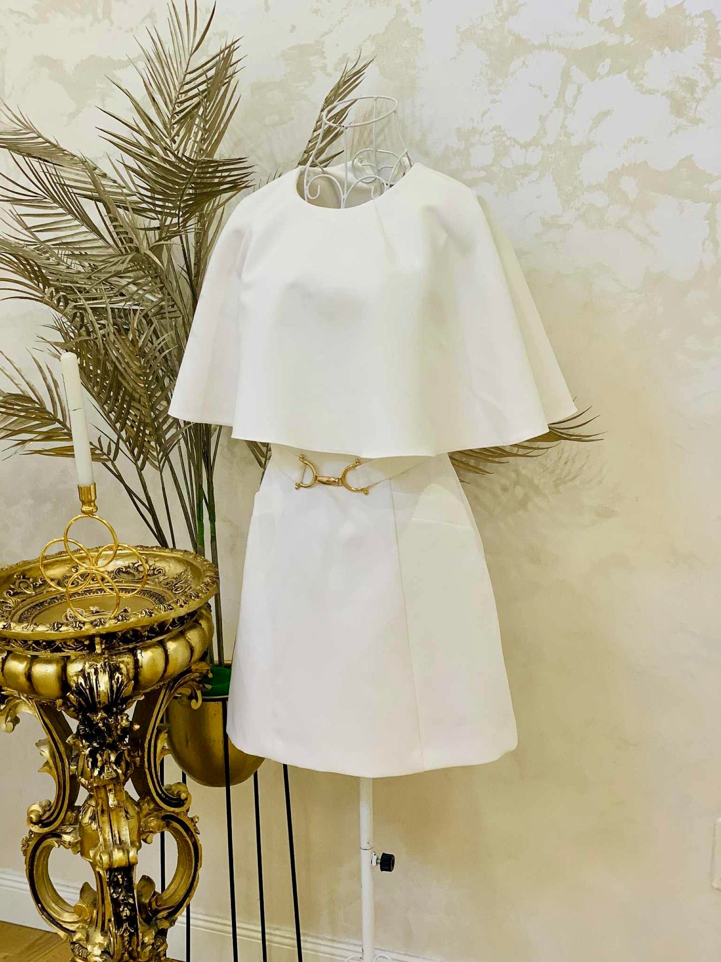 Rochie alba cu capa