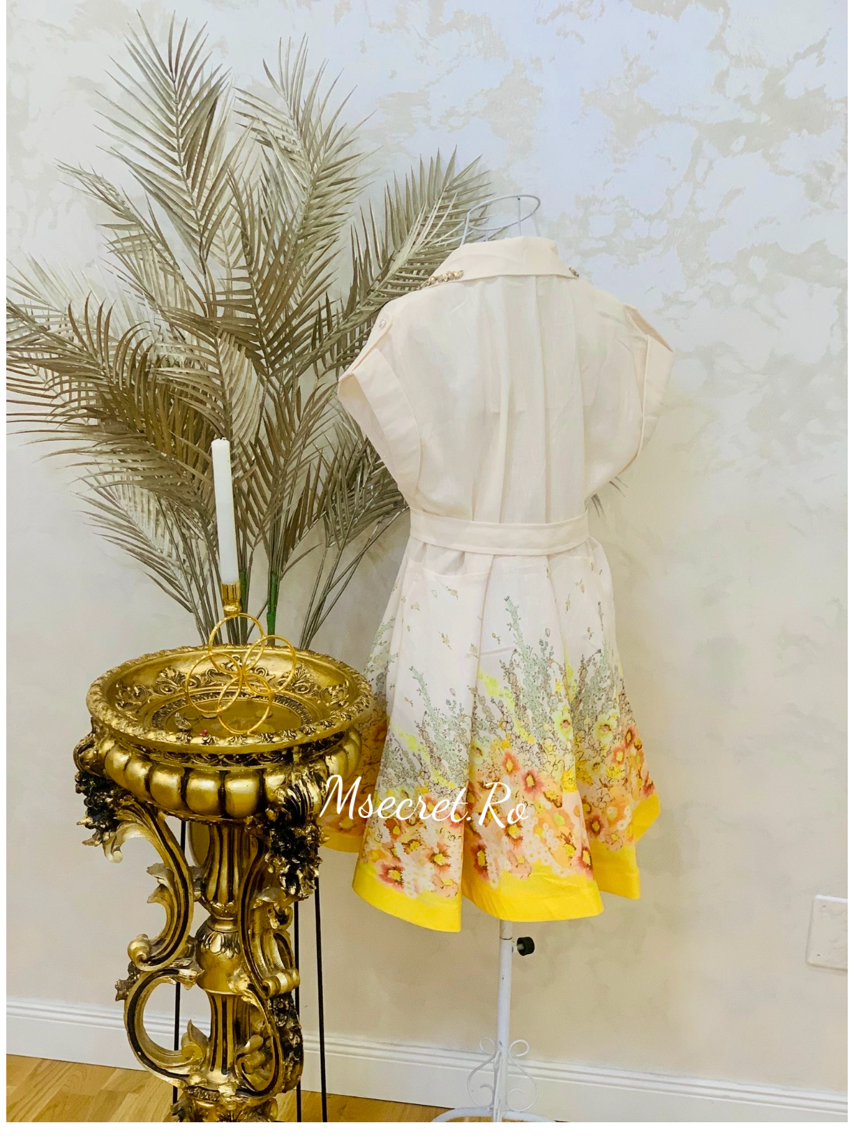 Rochie din in cu imprimeu floral și detalii din pietre