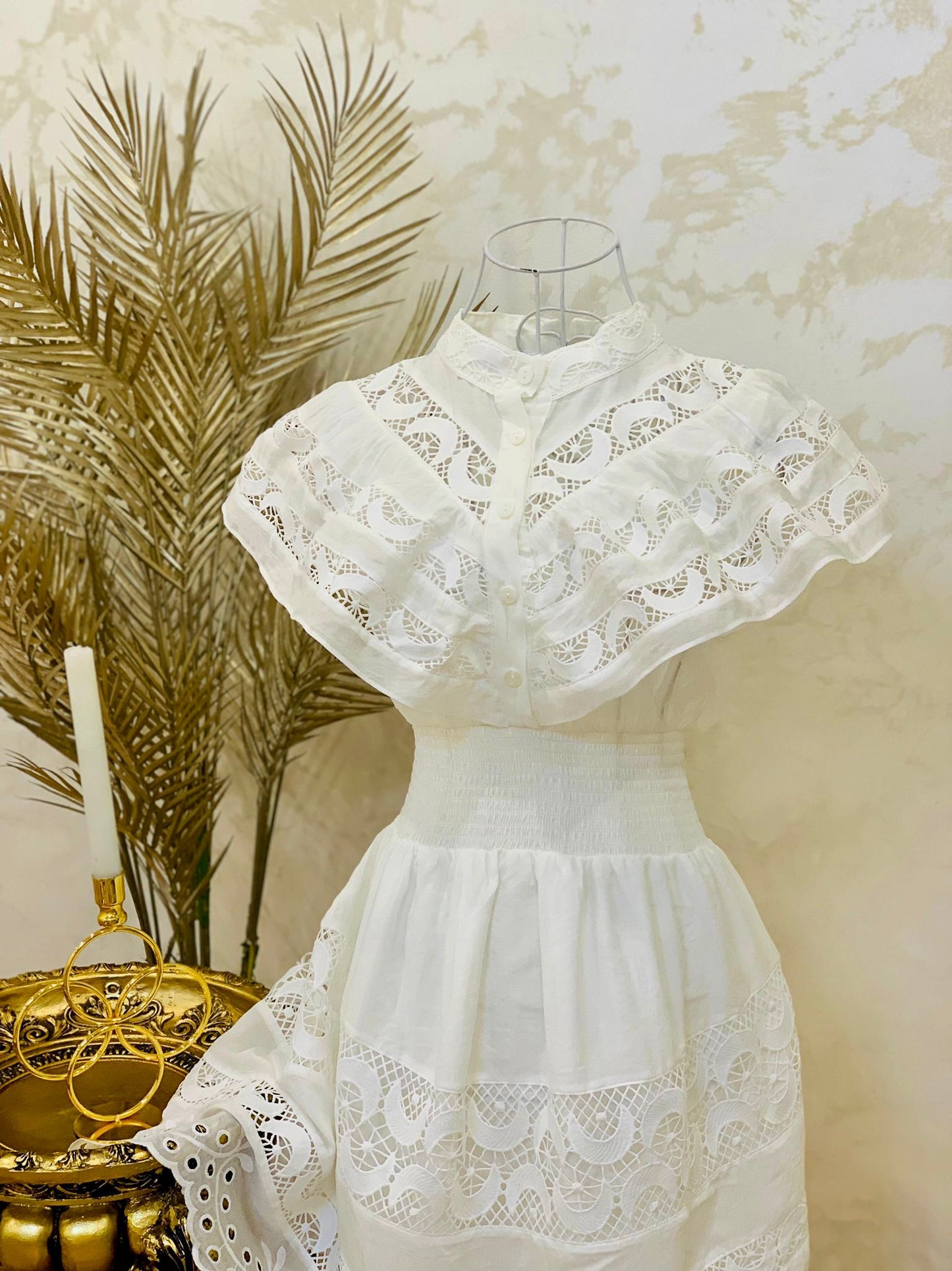 Rochie brodată fără mâneci Catris