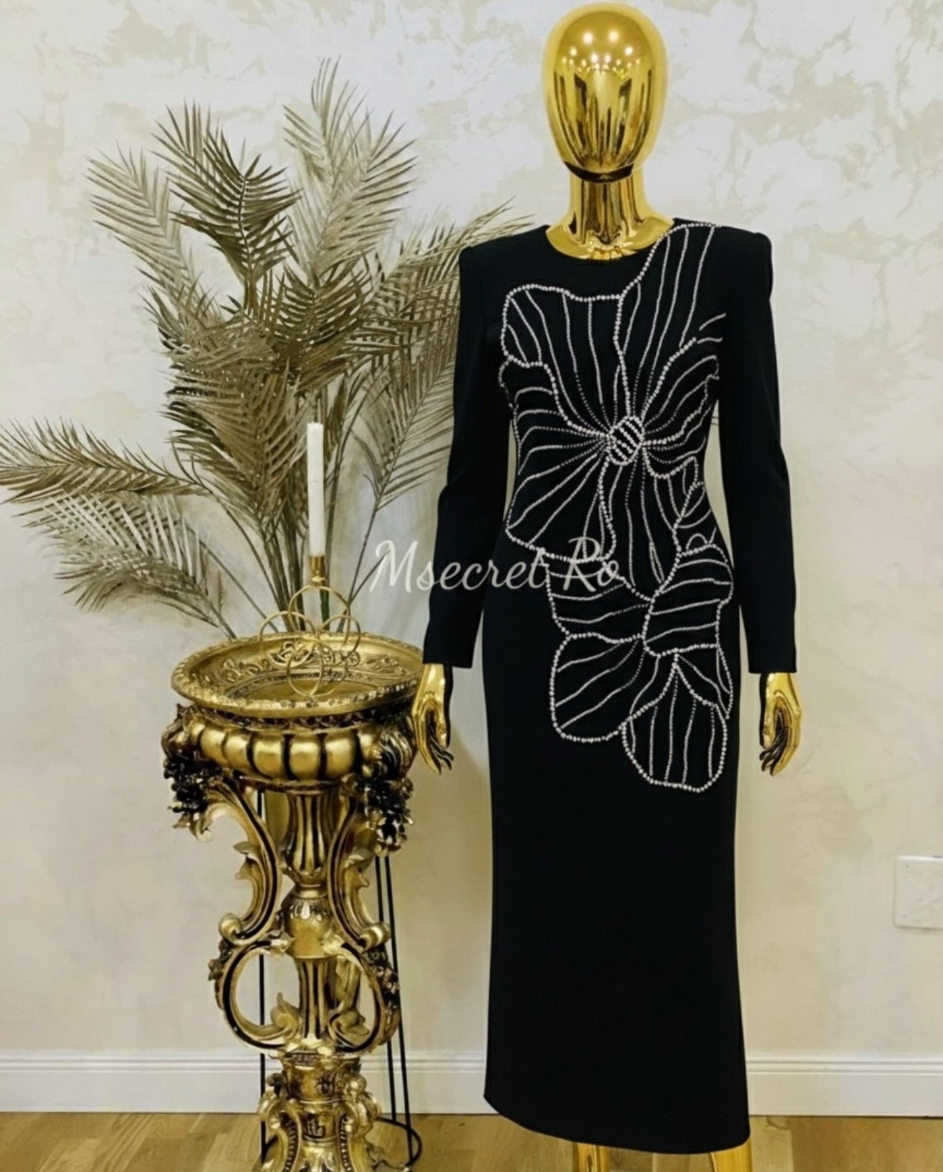 Rochie midi neagra cu aplicatii din pietre