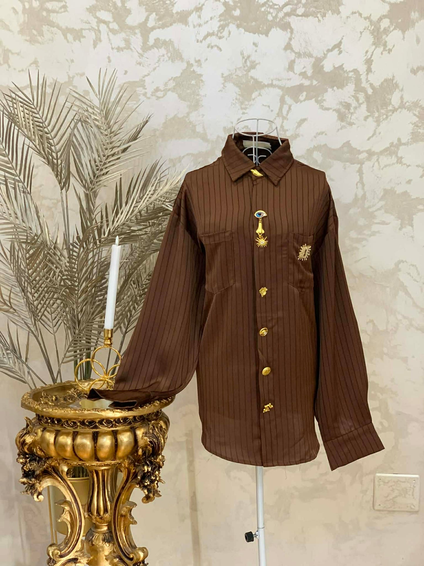 Camasa maro cu detalii aurii