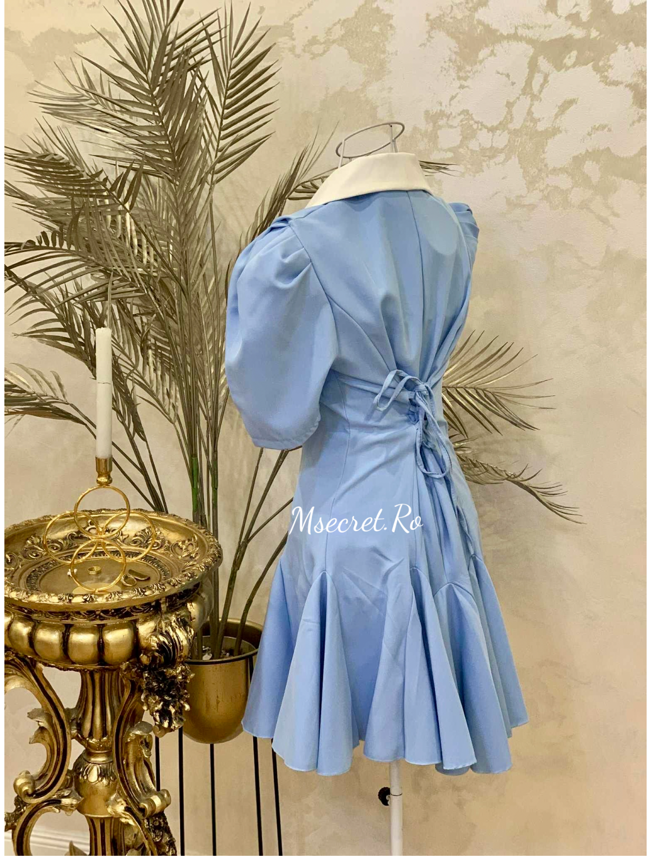 Rochie albastră cu guler maxi alb