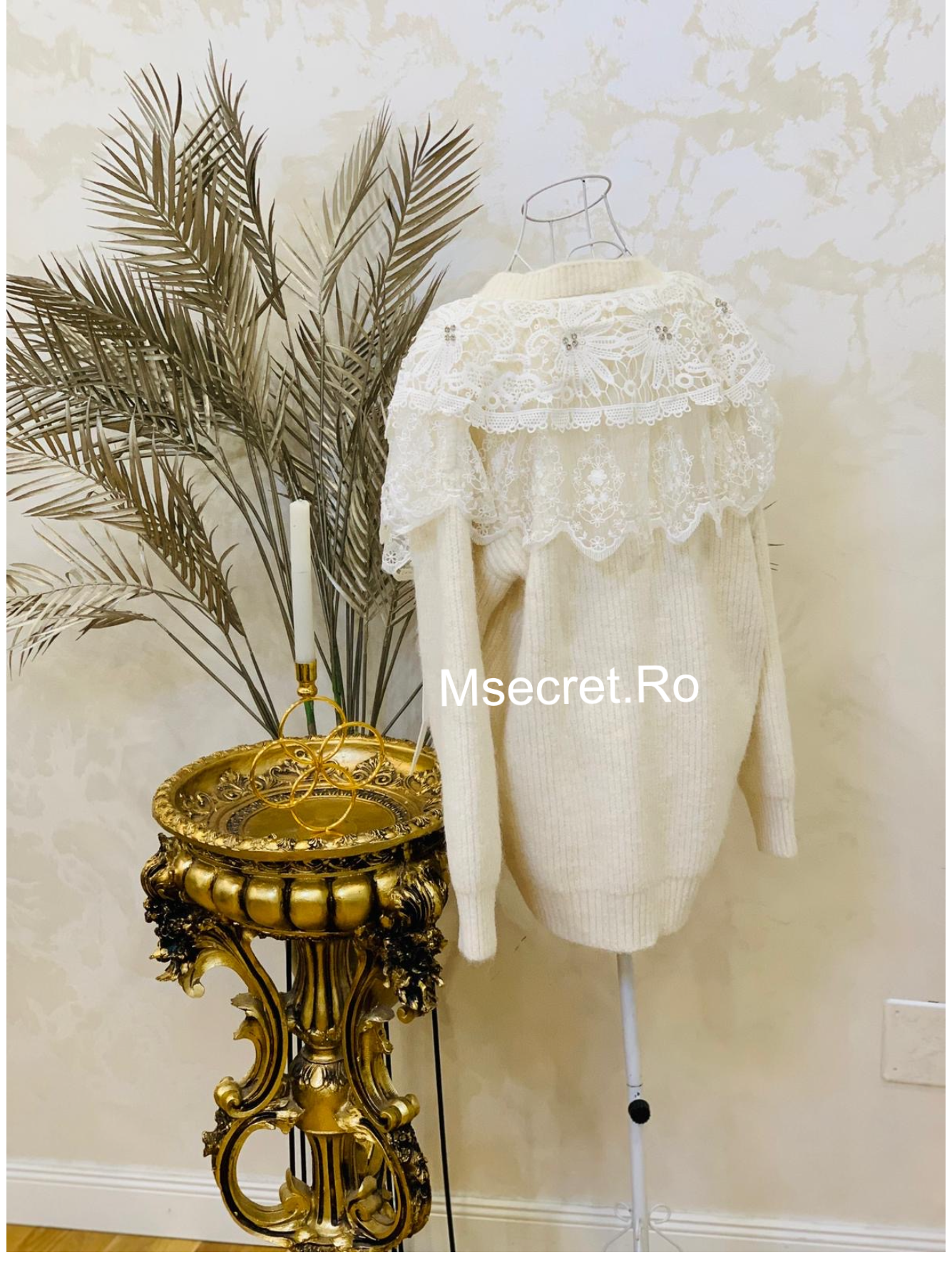 Cardigan din lana cu broderie