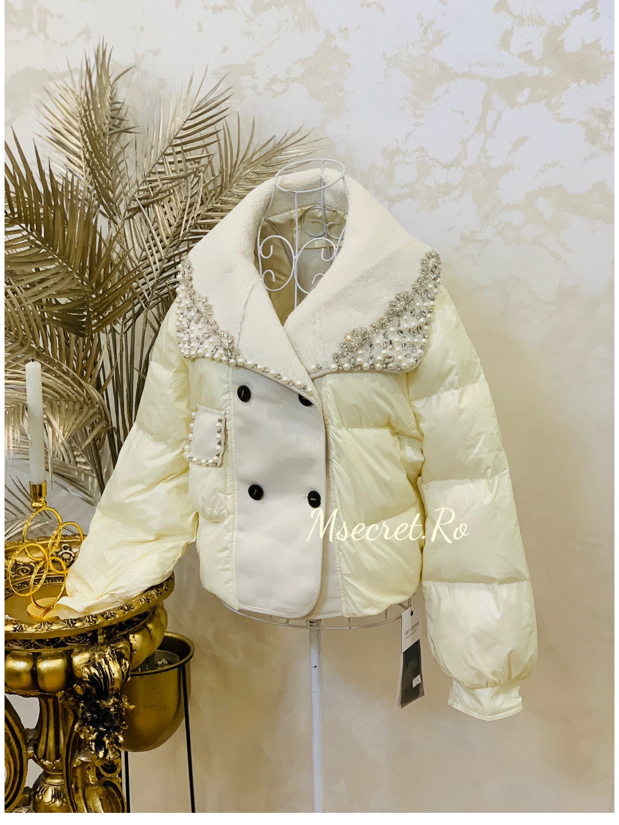 Geaca impermeabila, antivant umpluta cu puf, decorata cu pietre