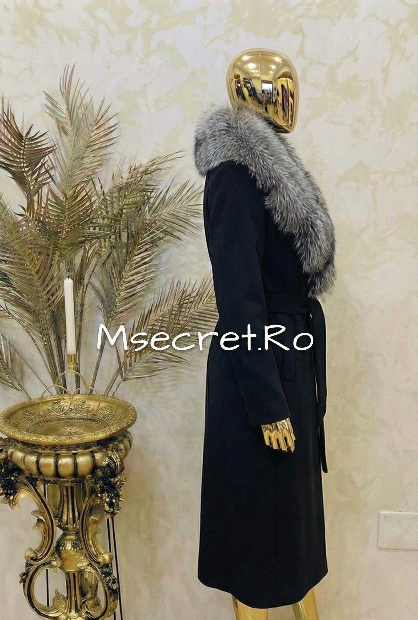 Cashmere wool coat with detachable natural fur