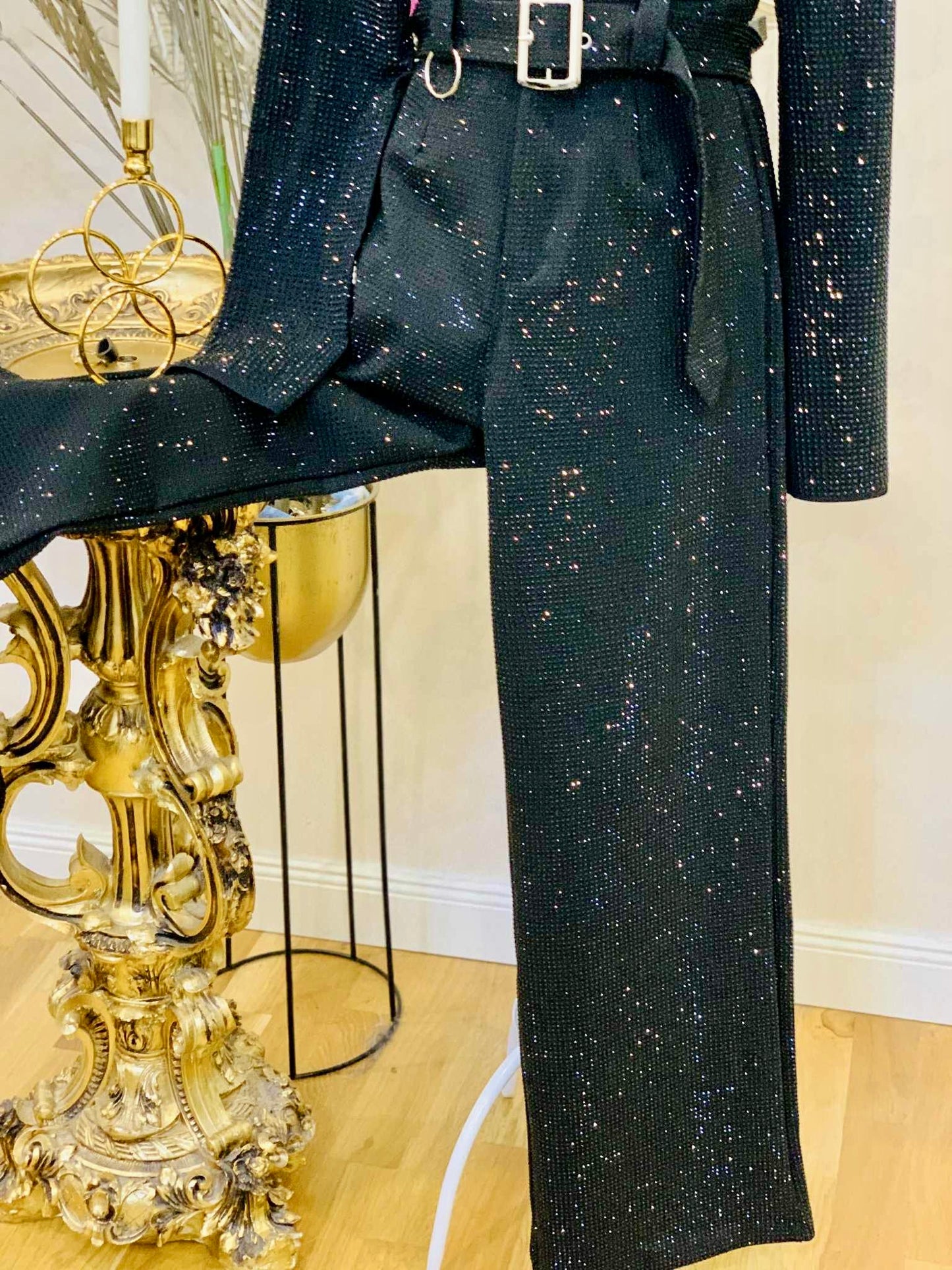 Pantaloni negri cu pietre