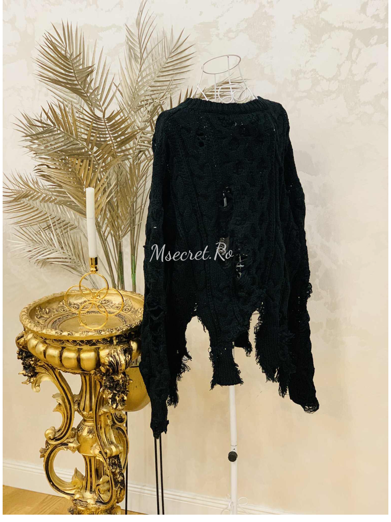 Pulover din lana Oversized cu Design Asimetric și Detalii Statement