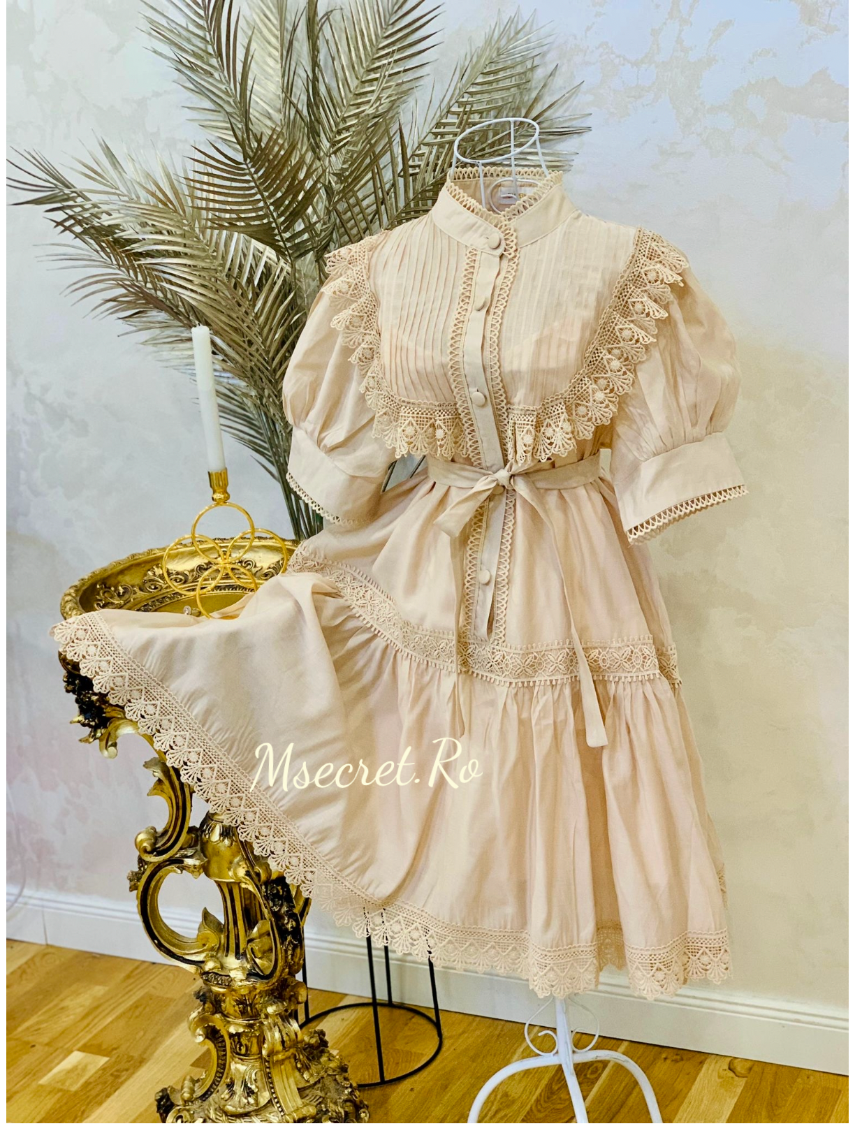 Rochie cu broderie