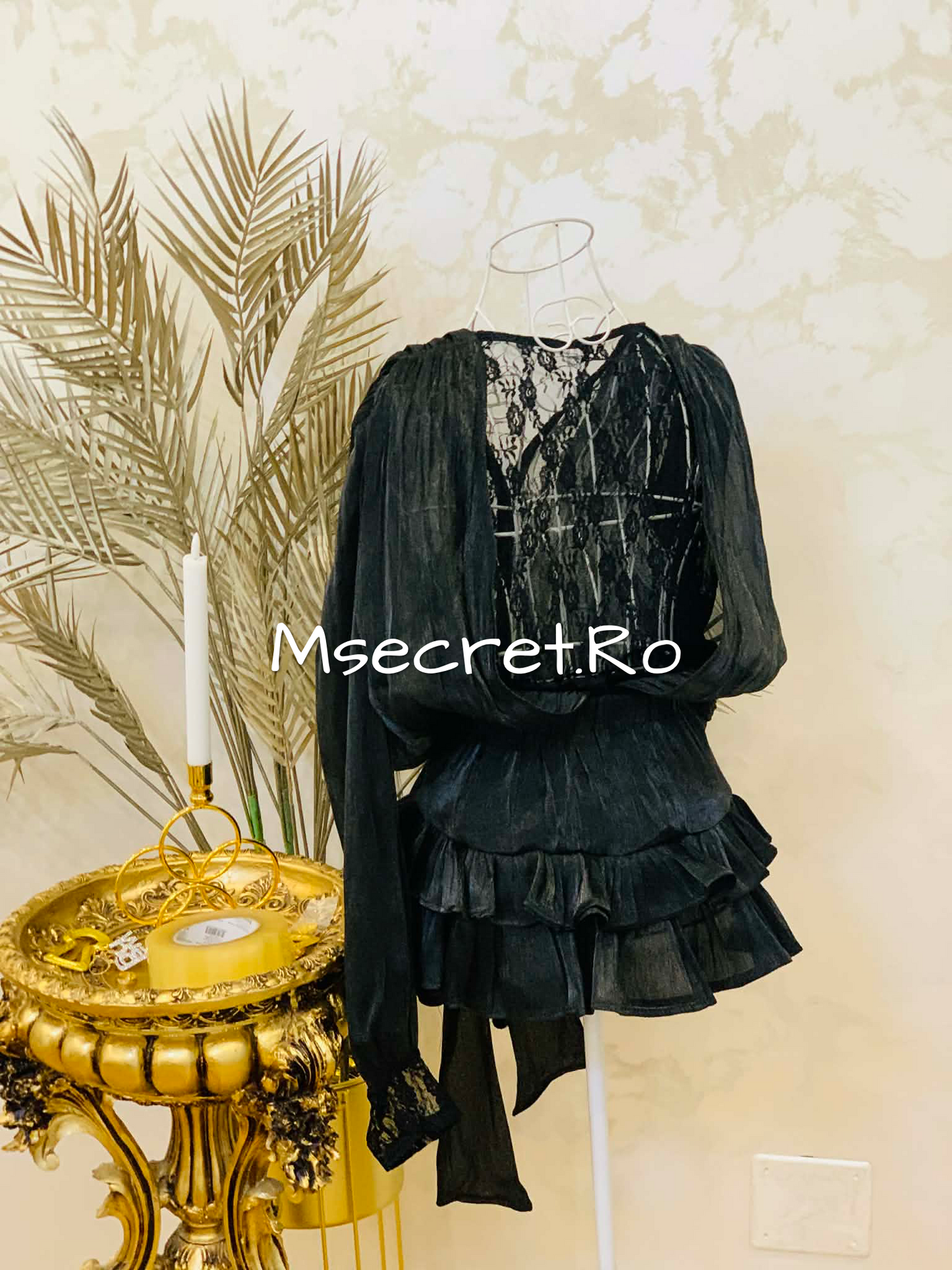 Rochie negara cu dantela