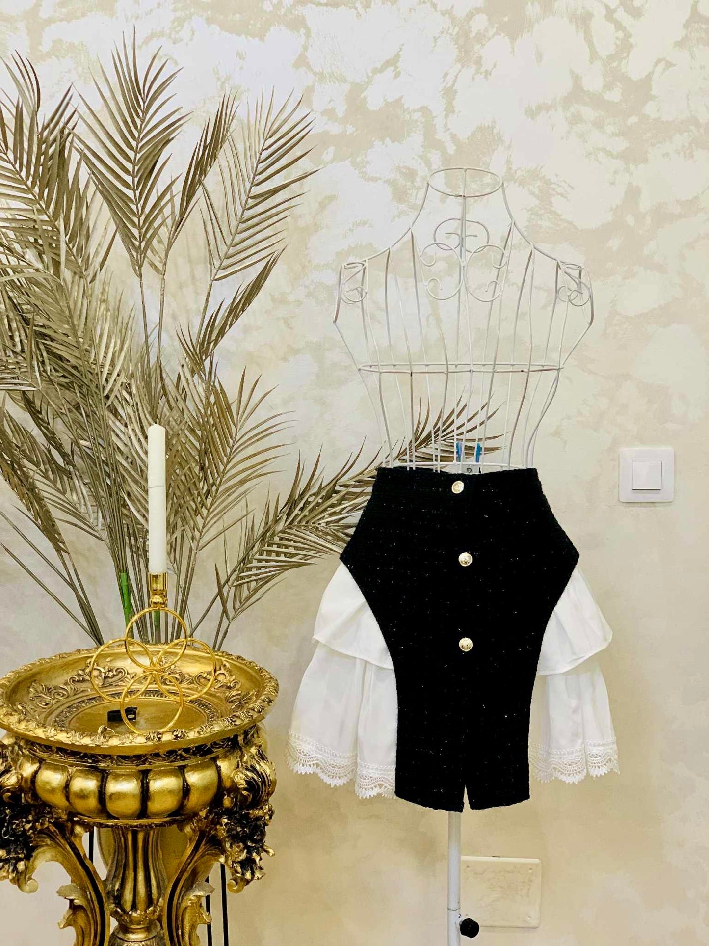 Compleu negru din tweed cu sacou si fusta