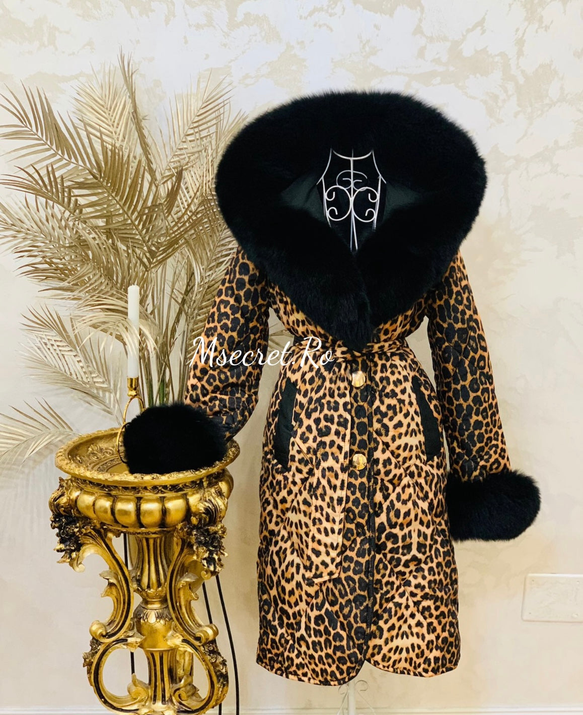 Geaca lunga animal print cu gluga, guler de blana naturala